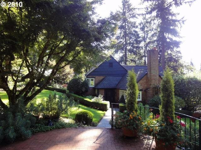 215 Chandler Pl