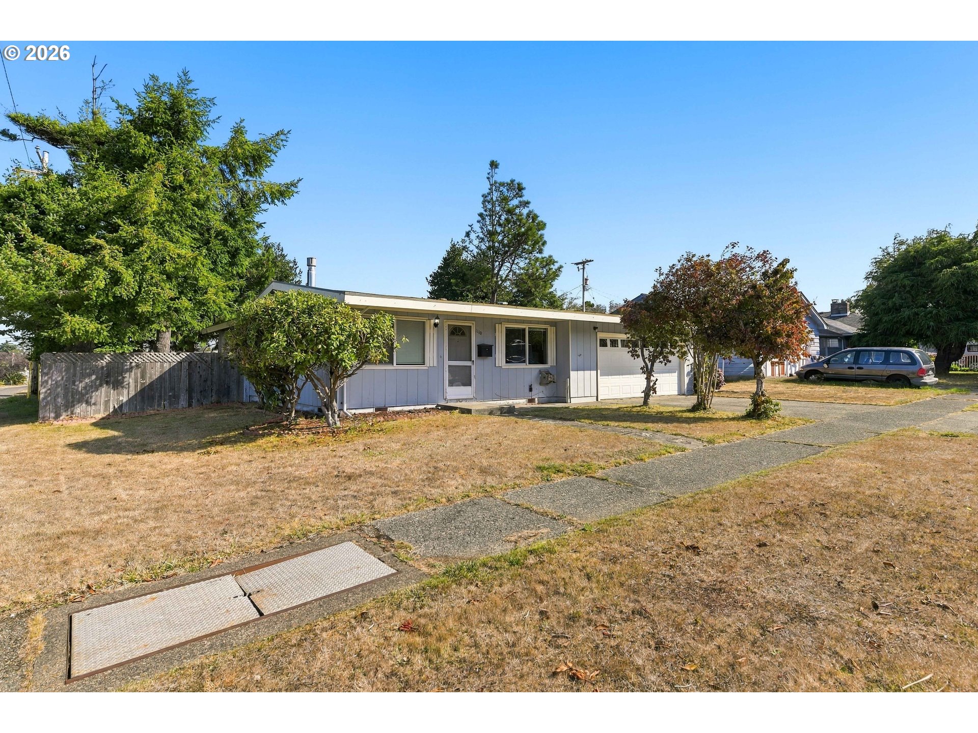 1110 MICHIGAN AVE, Coos Bay, OR 97420, photo 4 of 33