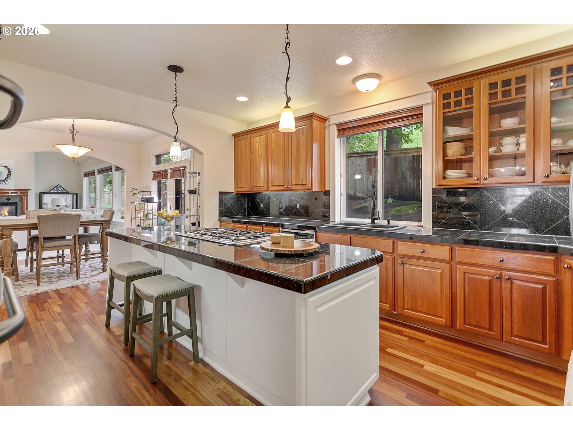 2613 BEACON HILL DR, West Linn, OR 97068, photo 6 of 48