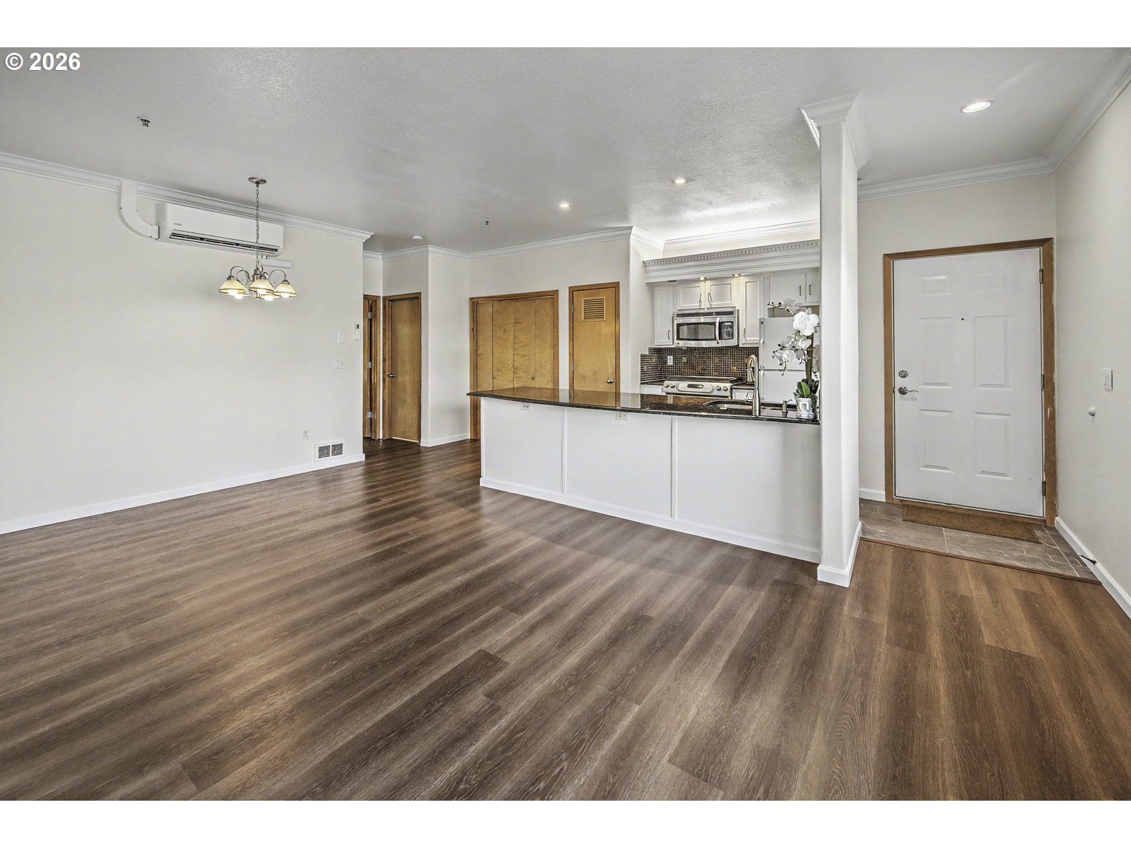 602 S NEVADA ST D, Portland, OR 97219, photo 5 of 46