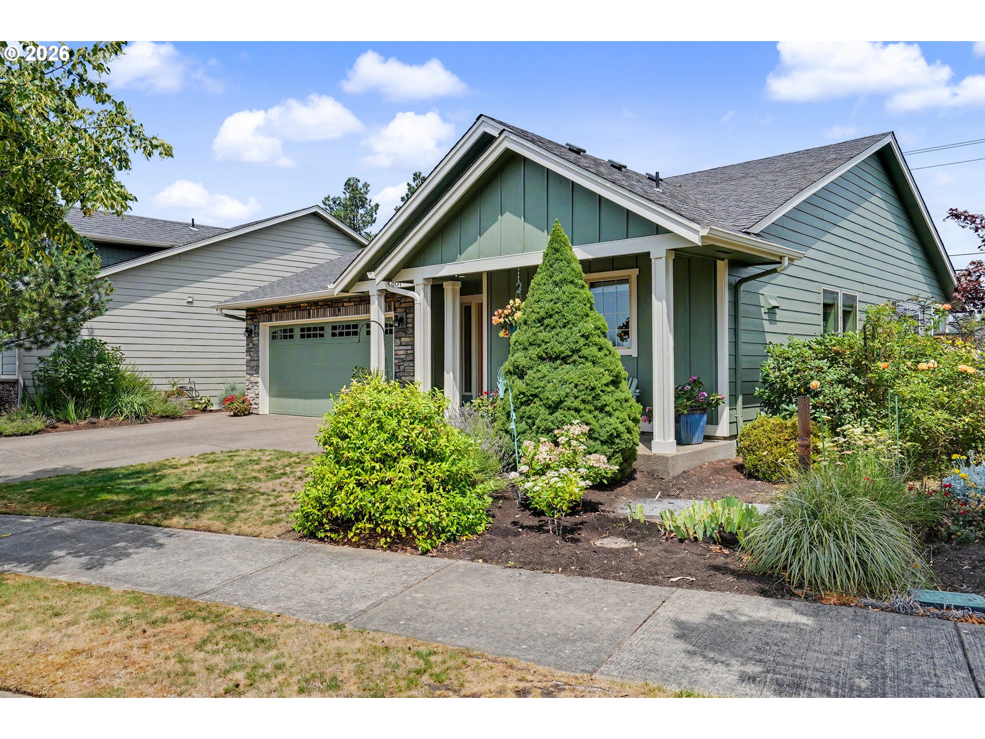 801 PINTAIL ST, Silverton, OR 97381, photo 2 of 39