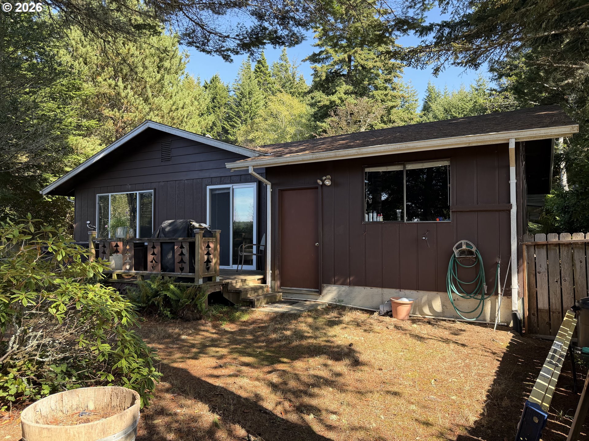 600 QUEENS CT, Lakeside, OR 97449, photo 2 of 7