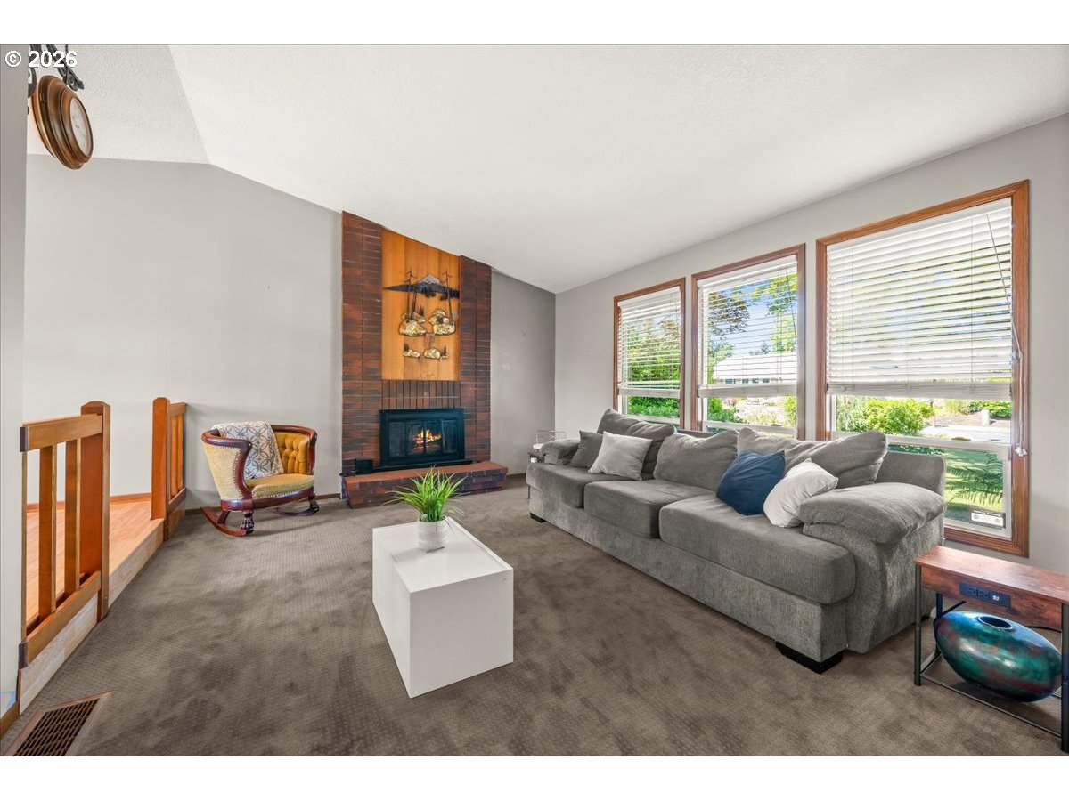 542 NE 14TH AVE, Hillsboro, OR 97124, photo 5 of 42