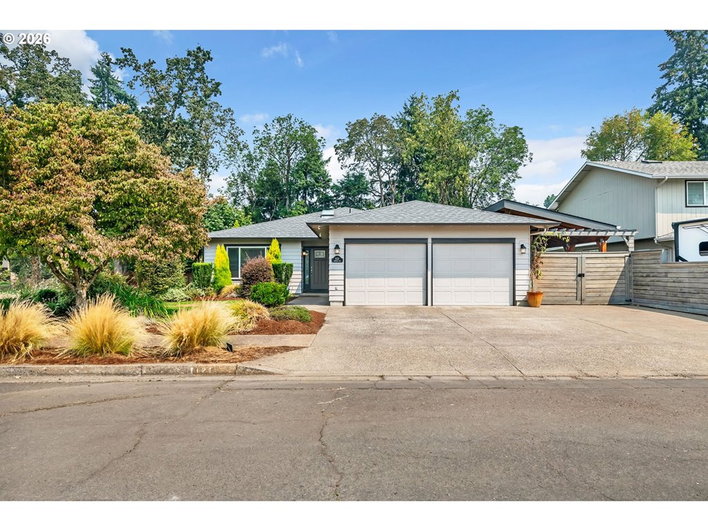 1121 Lorella Ave
