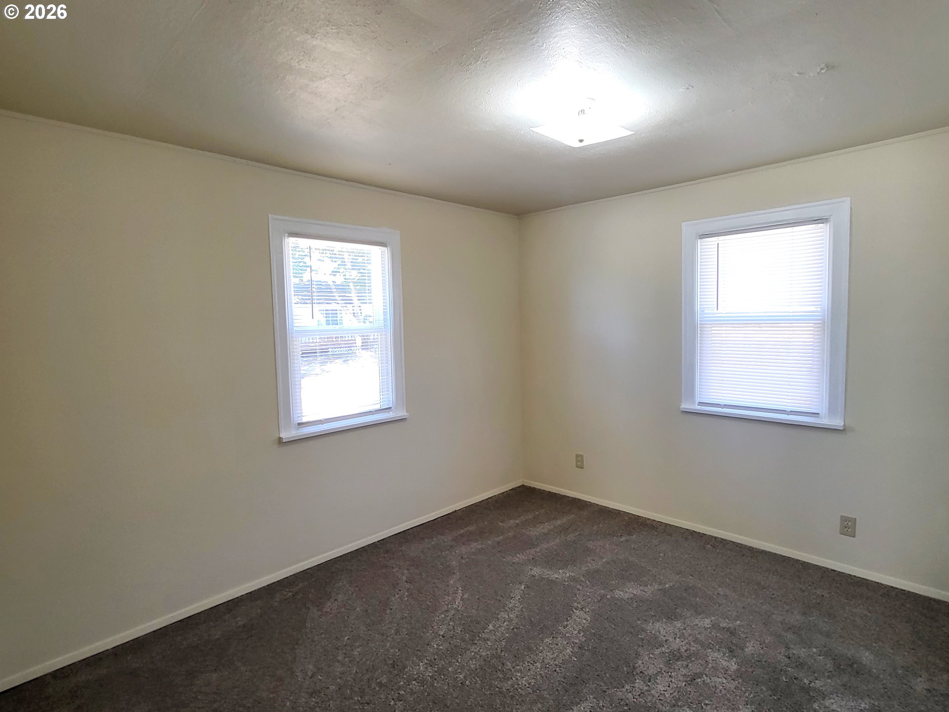 975 JOHNSON AVE, Cottage Grove, OR 97424, photo 7 of 12