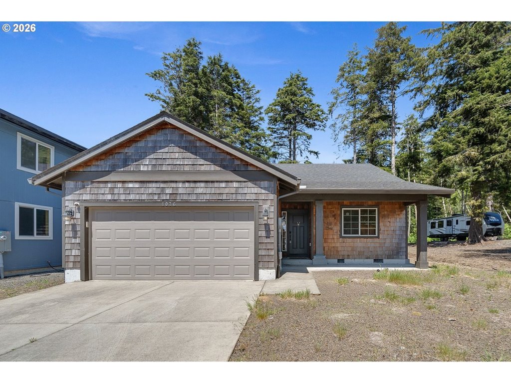 1076 NE 12th Ave