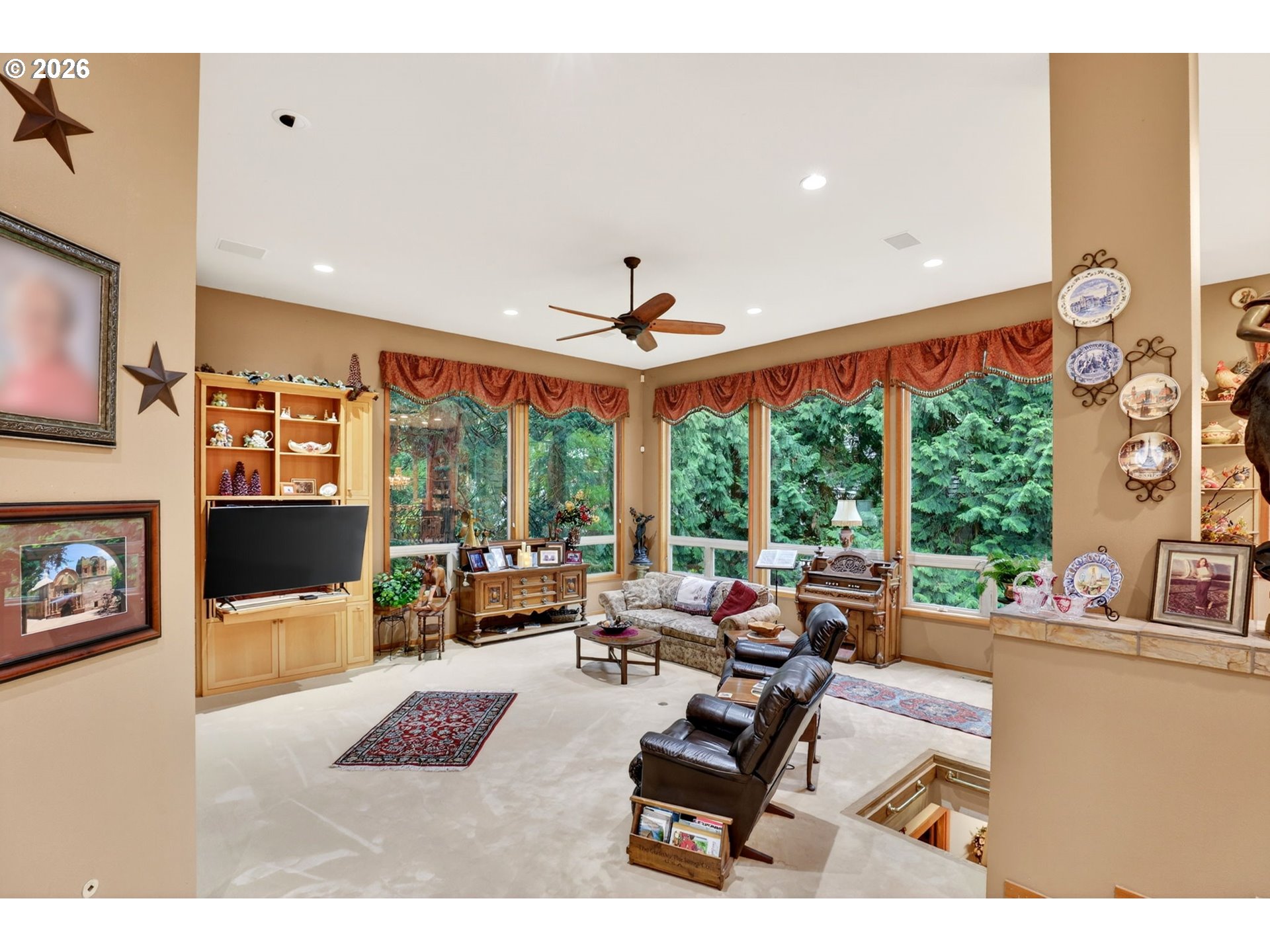 284 SE 41ST CT, Gresham, OR 97080, photo 5 of 48