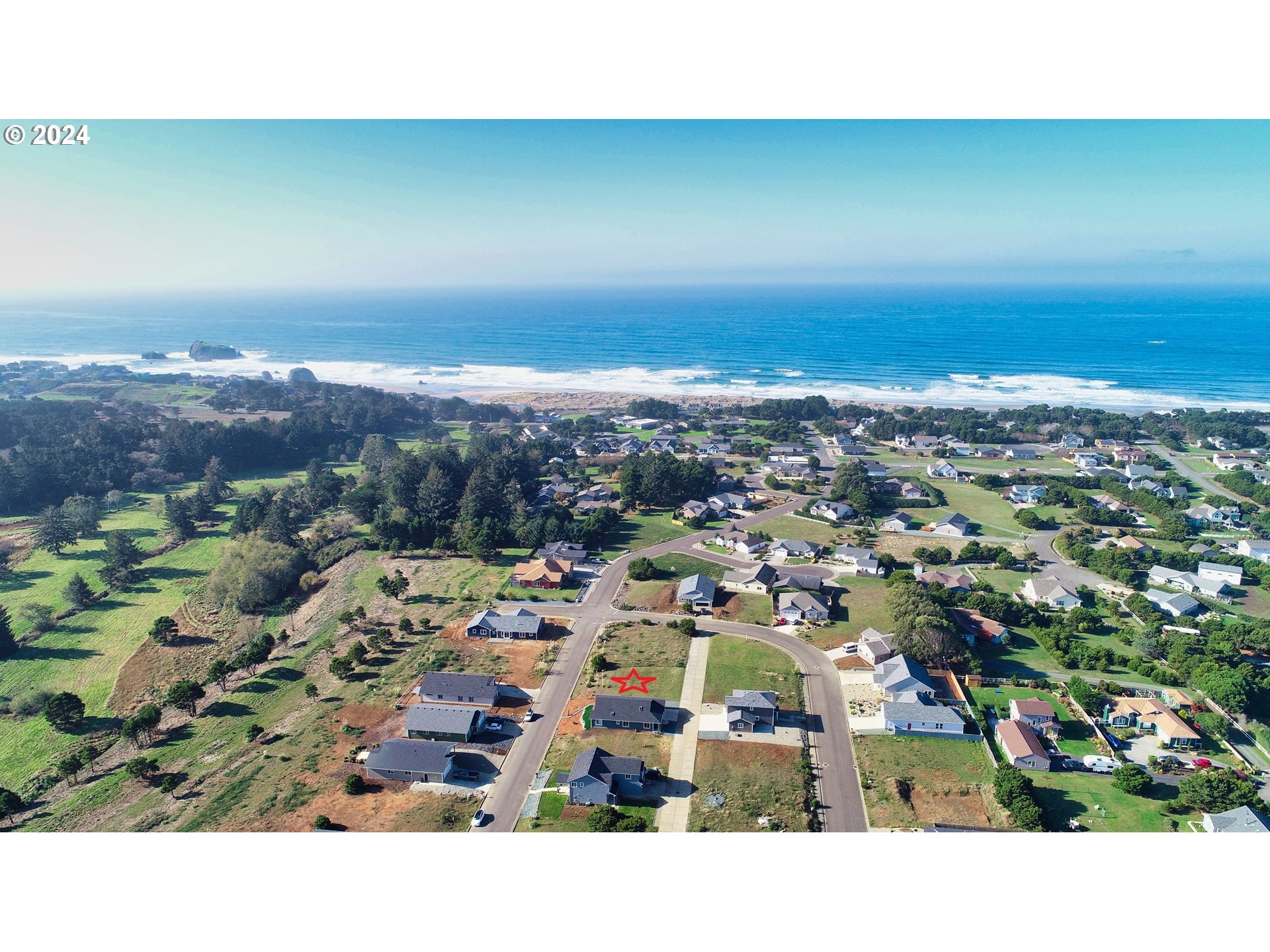 848 SEACREST DR, Bandon, OR 97411, photo 3 of 24