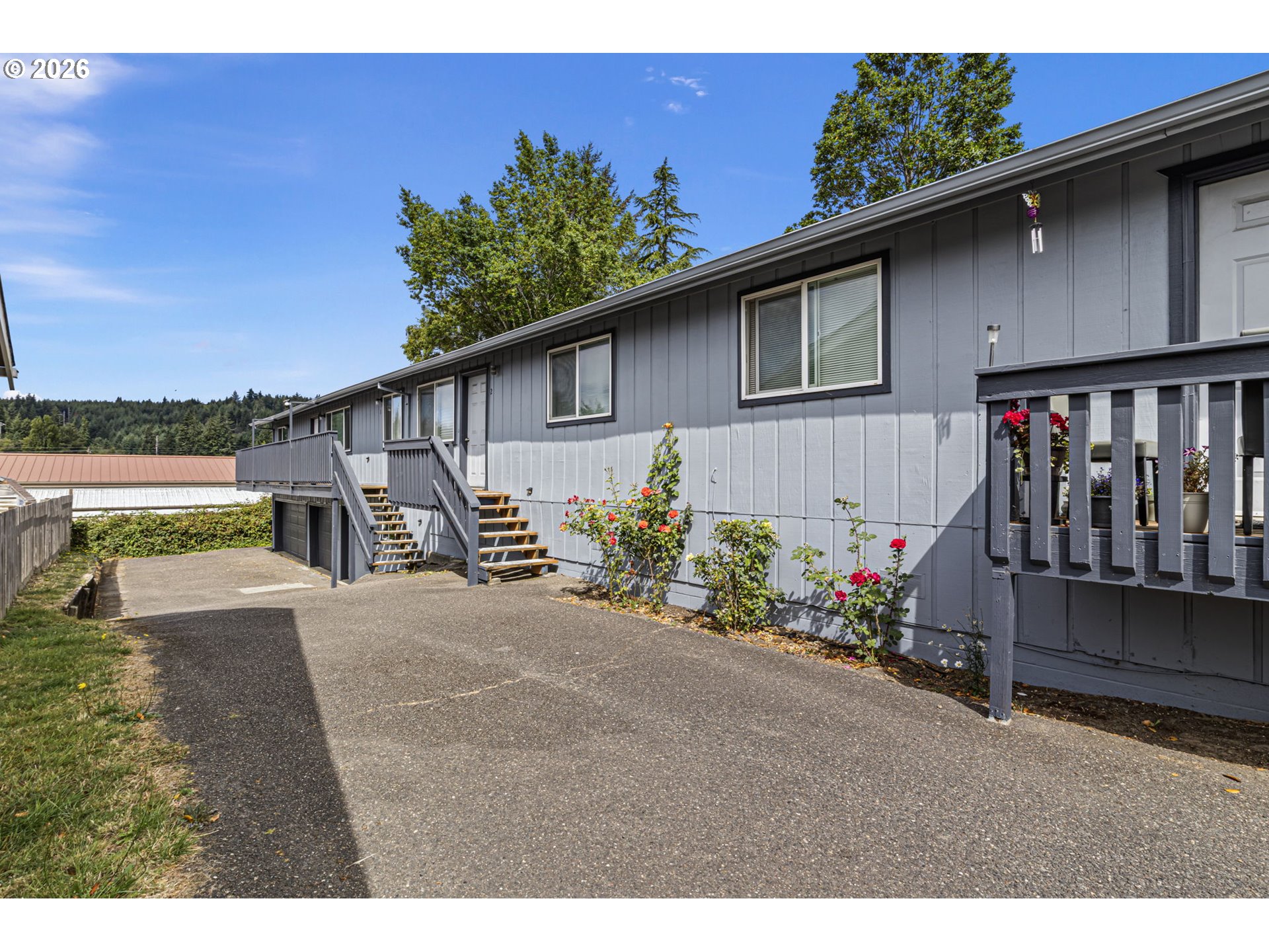 1063 S 4TH ST, Coos Bay, OR 97420, photo 3 of 19