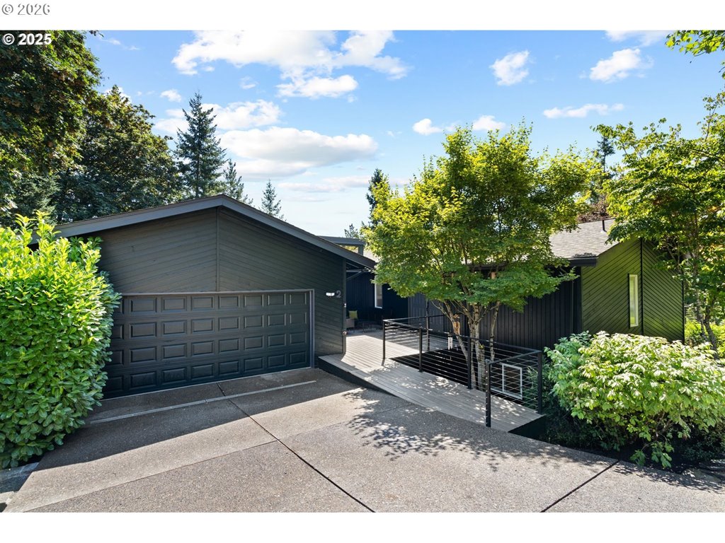2 Falstaff St