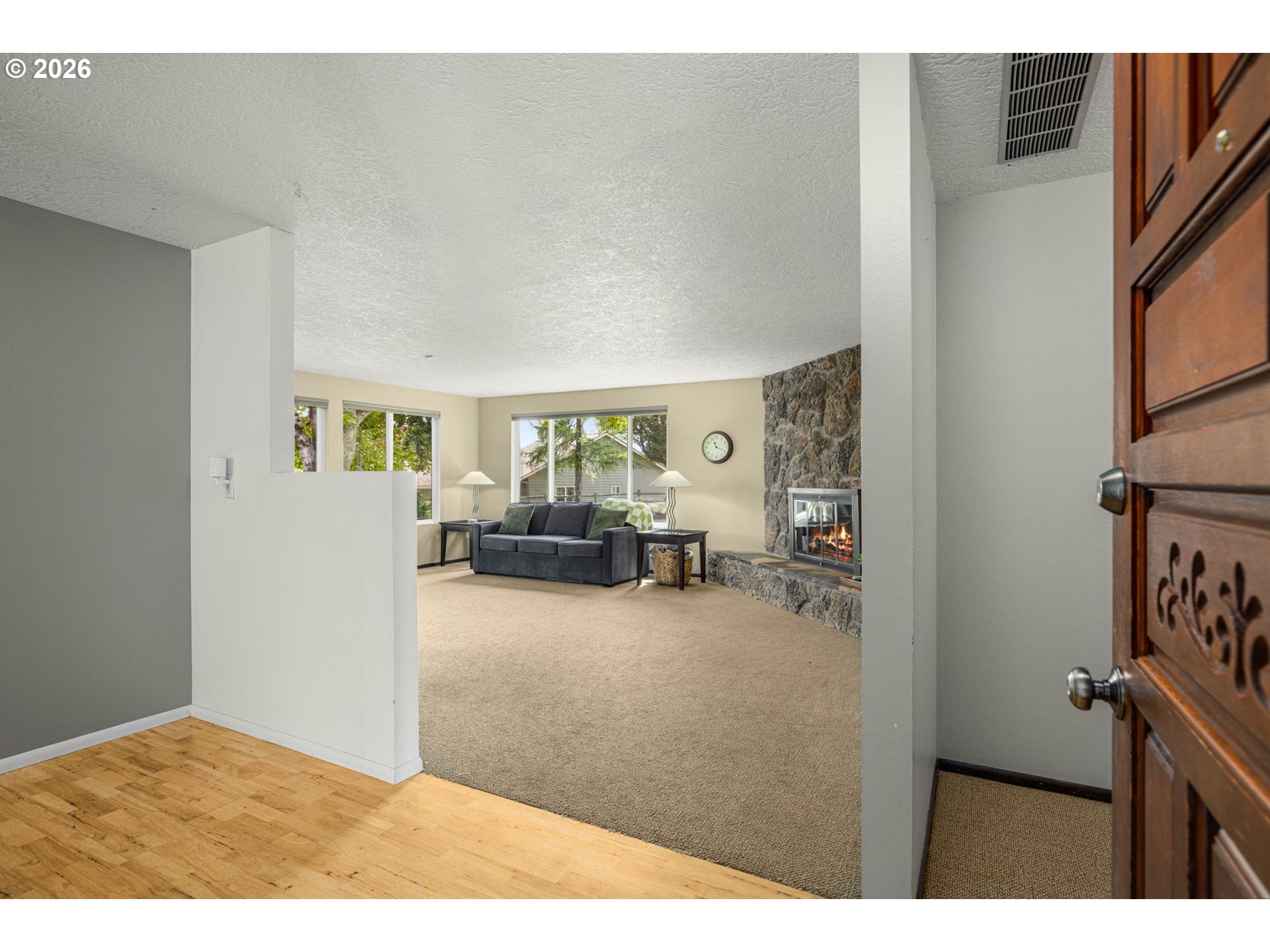 891 FRANKTON RD, Hood River, OR 97031, photo 4 of 48