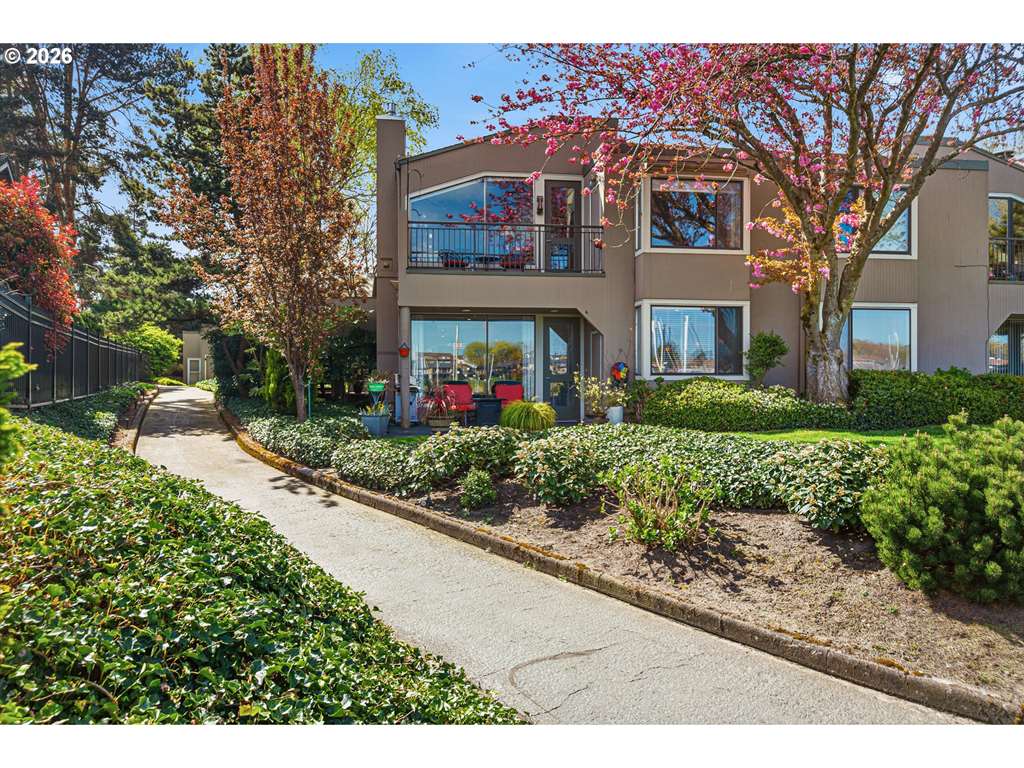 401 N Tomahawk Island Dr Unit 18