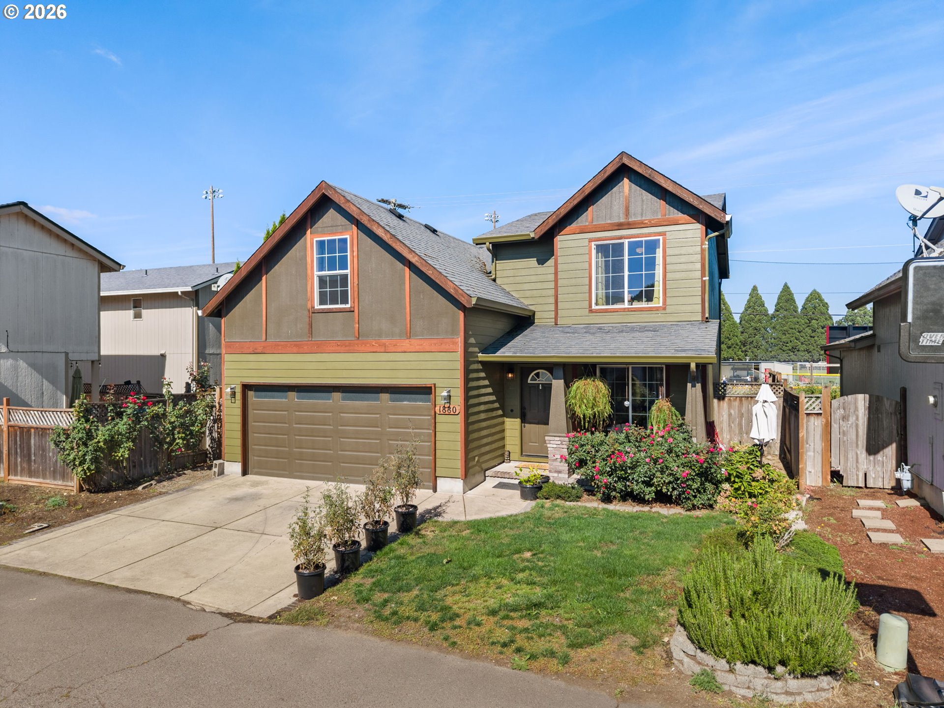 1880 MANIHI DR, Eugene, OR 97404, photo 3 of 48
