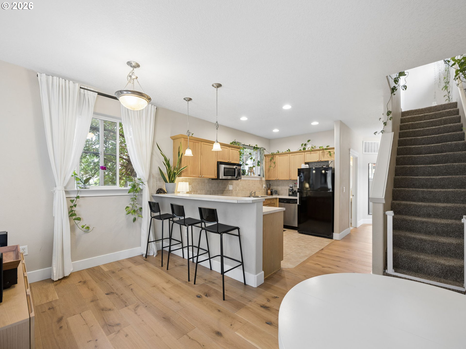 9128 N HUDSON ST, Portland, OR 97203, photo 6 of 44