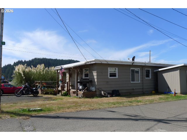 255 BEACH BLVD, Winchester Bay, OR 97467, photo 2 of 36
