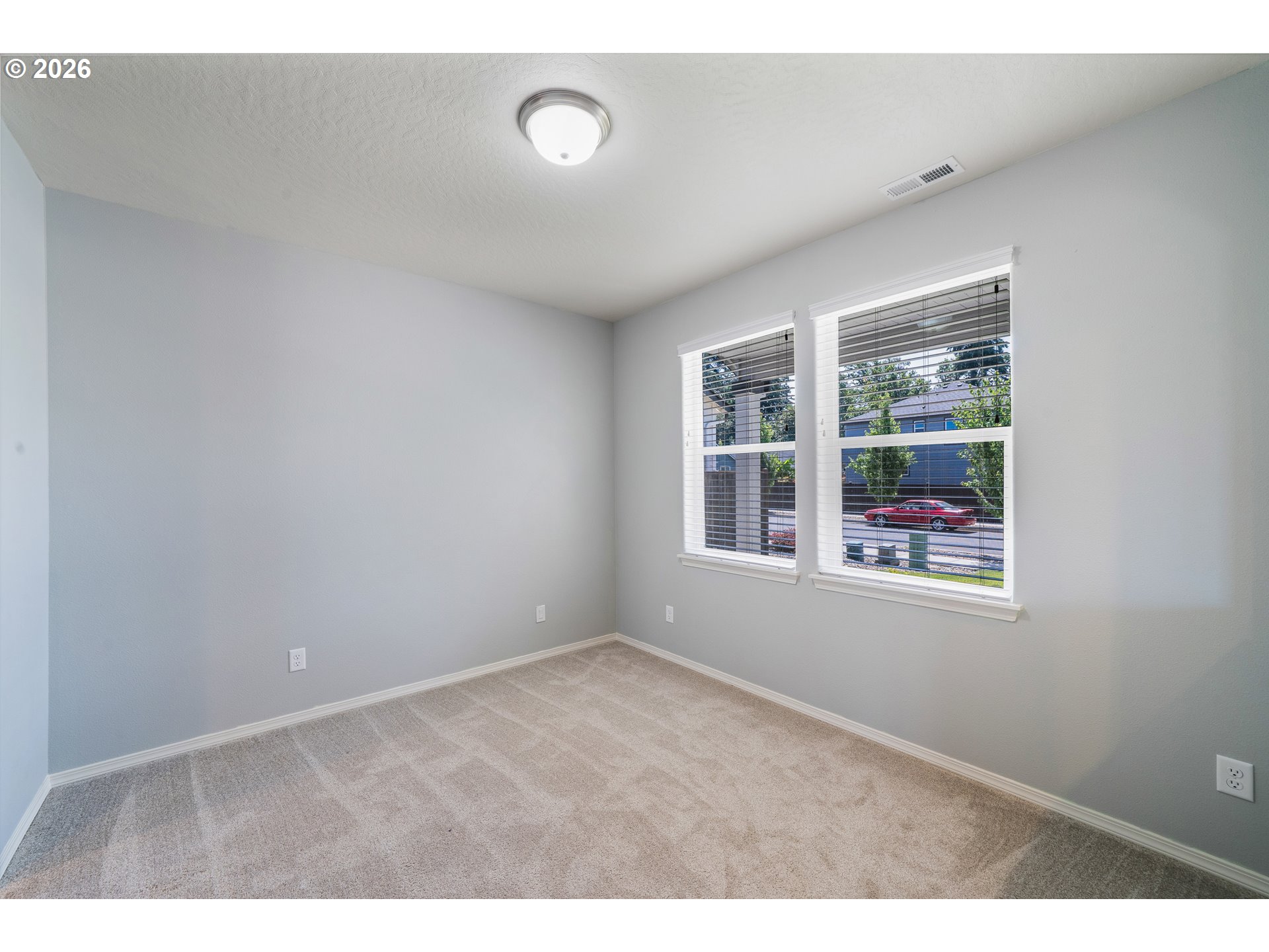 5290 SQUIRREL ST, Springfield, OR 97478, photo 7 of 42
