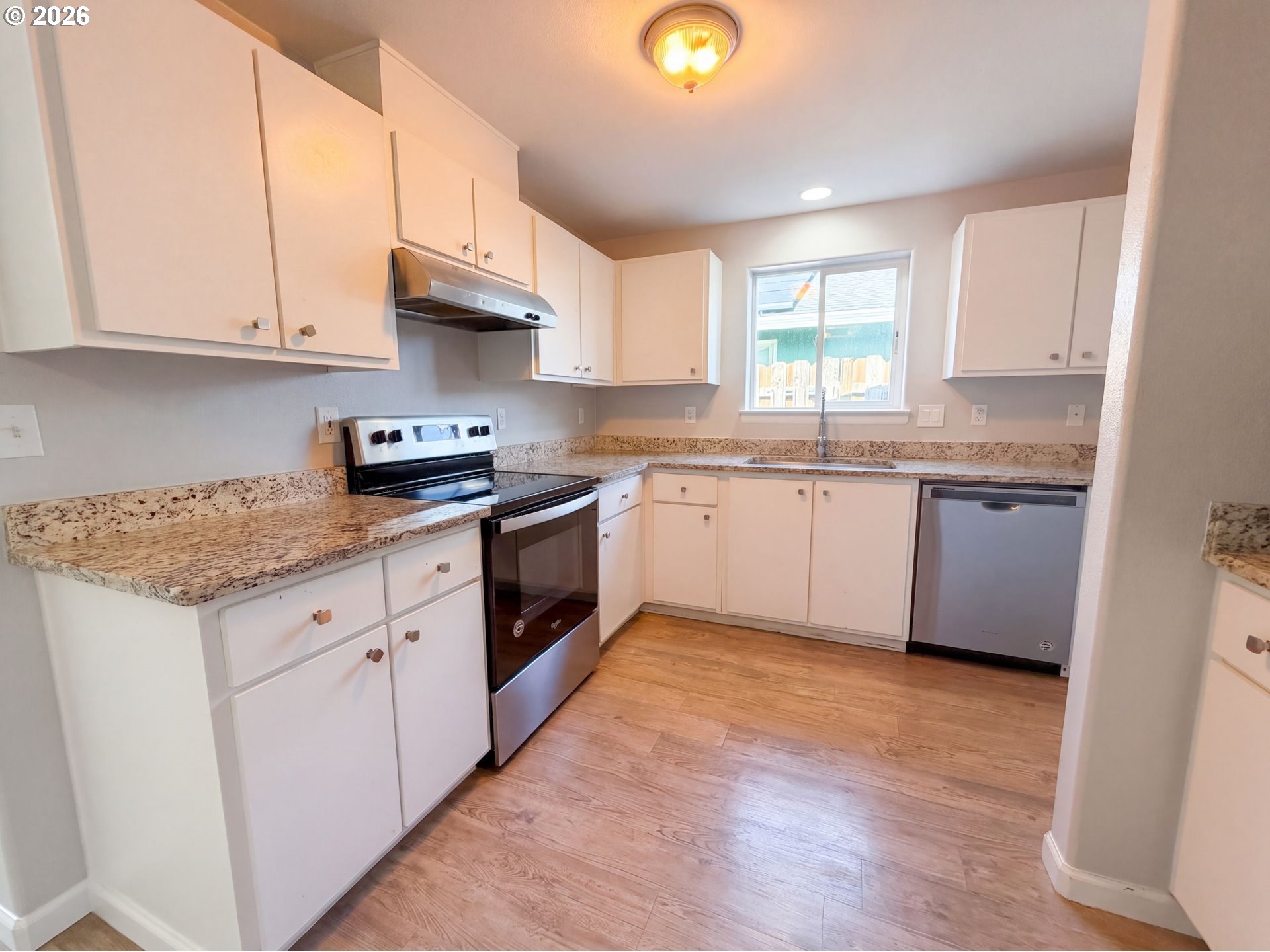 3042 COLLEEN ST, Salem, OR 97305, photo 2 of 16