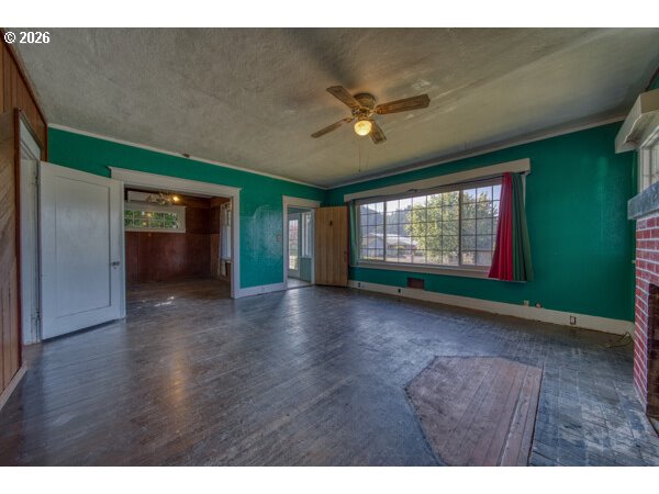 1090 FIR AVE, Reedsport, OR 97467, photo 5 of 40