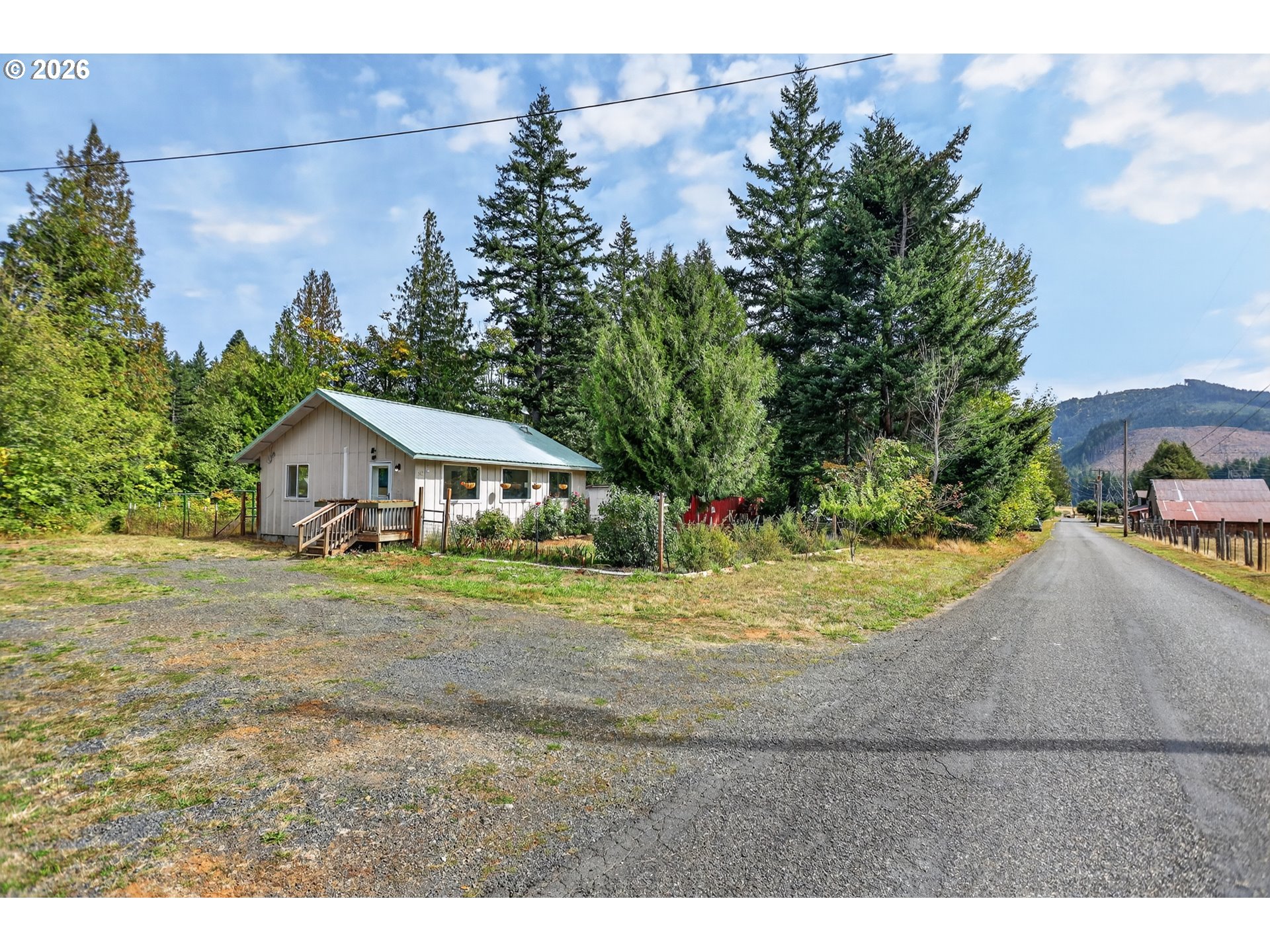 92 BUNKER KEYS RD, Cook, WA 98605, photo 3 of 44