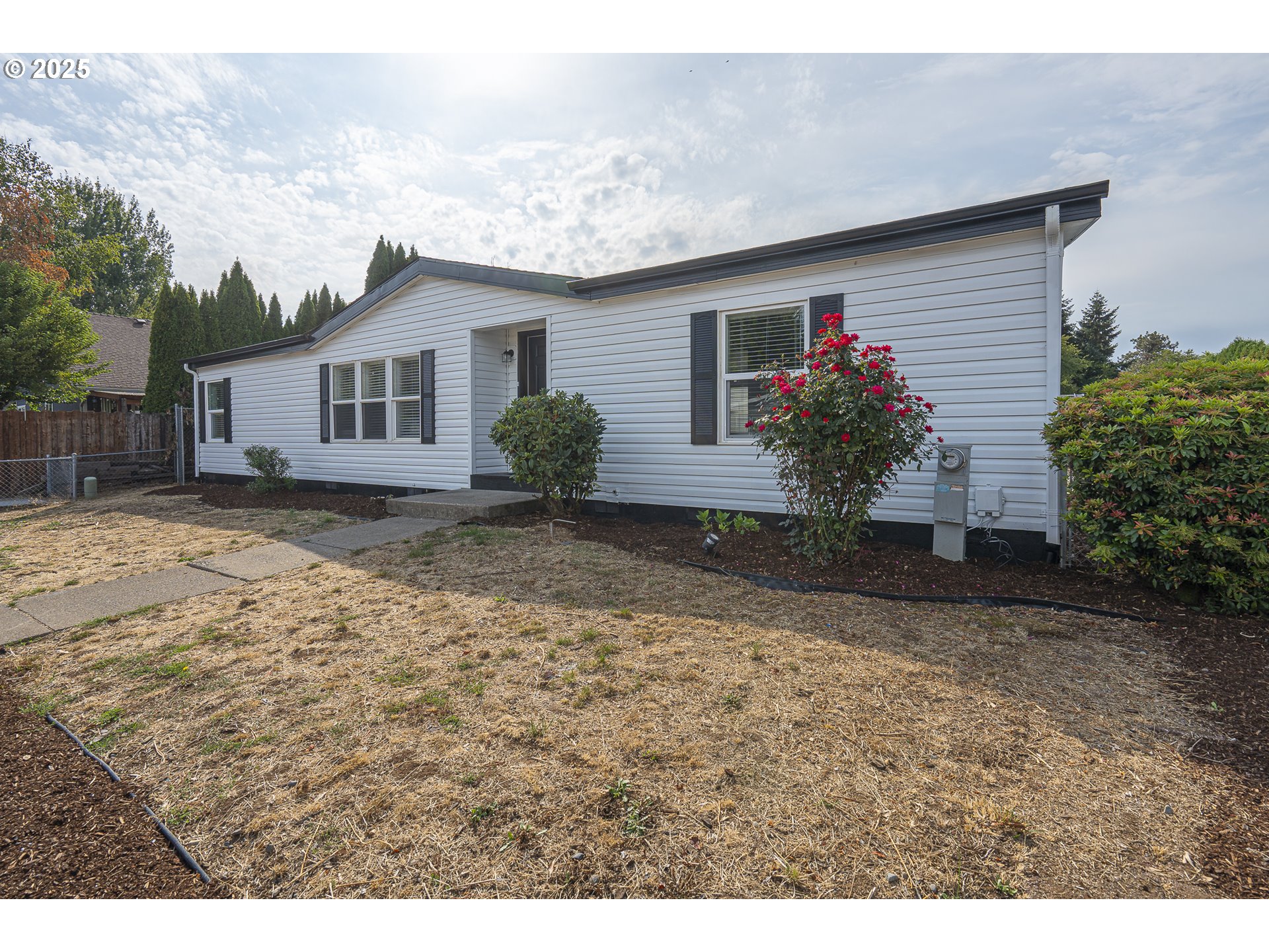 1074 RODAN AVE SE, Salem, OR 97306, photo 2 of 35