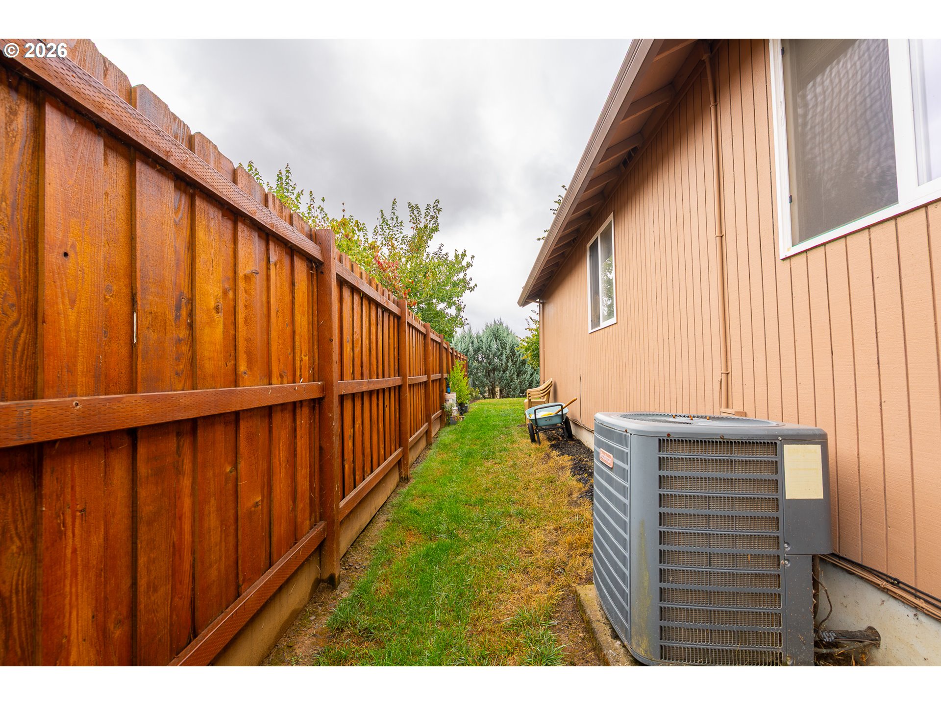325 NW DENTON AVE, Dallas, OR 97338, photo 6 of 28
