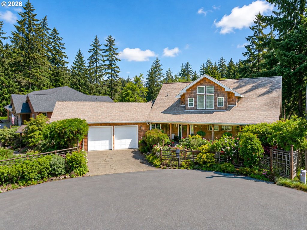 952 SW Long Lake Dr