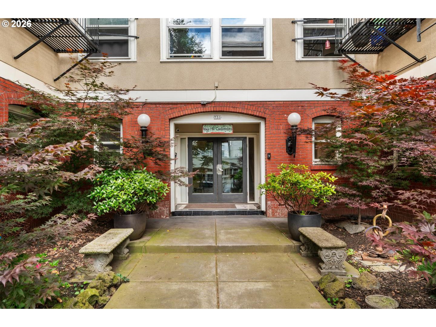 731 SW KING AVE 10, Portland, OR 97035, photo 2 of 37