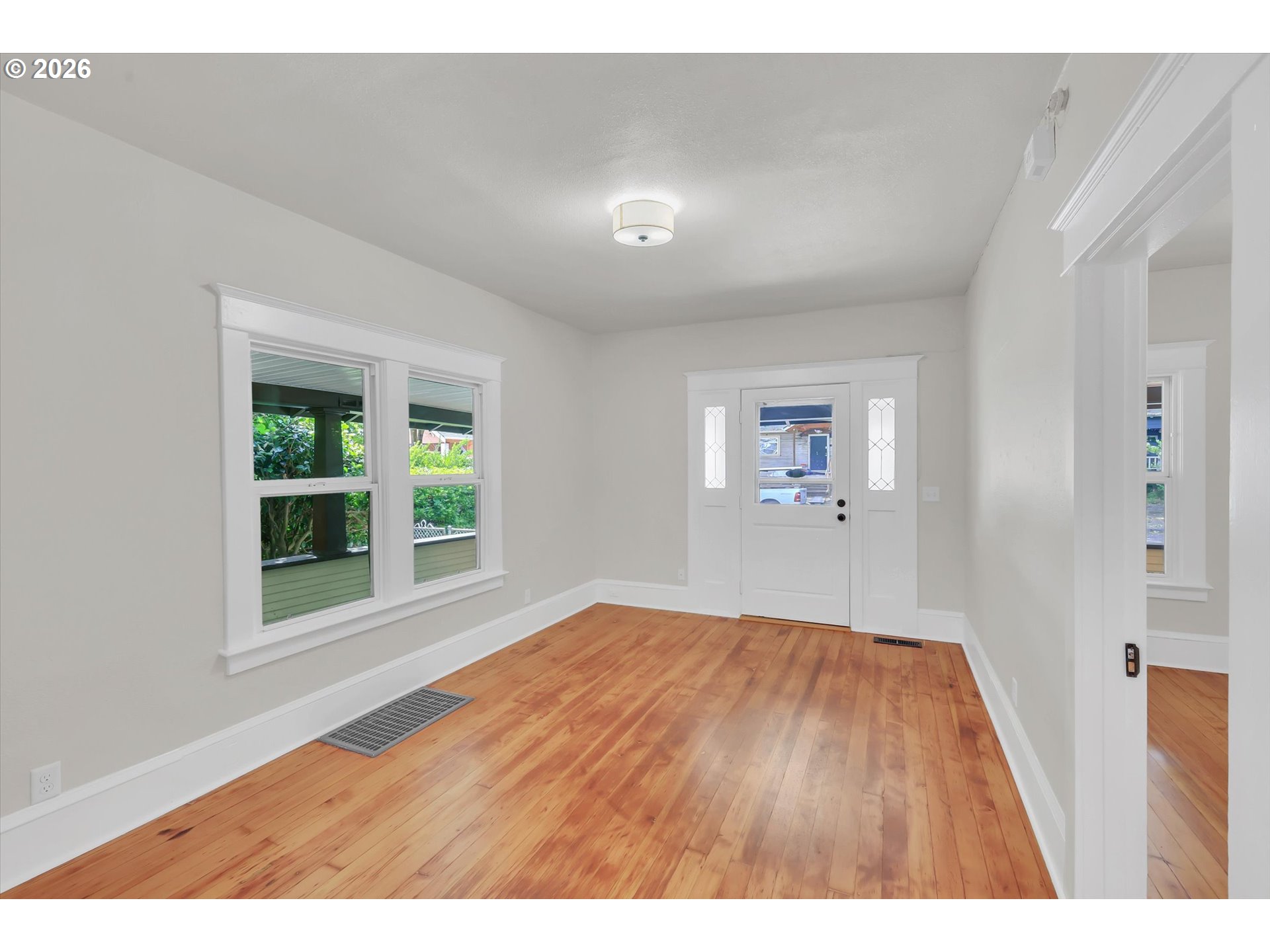 921 SE MALL ST, Portland, OR 97202, photo 8 of 45