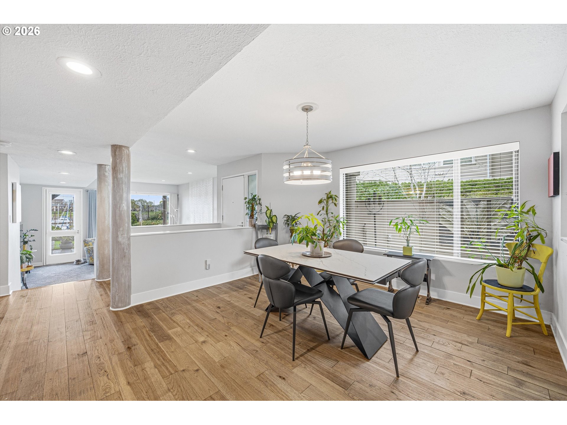 401 N TOMAHAWK ISLAND DR 18, Portland, OR 97217, photo 8 of 44