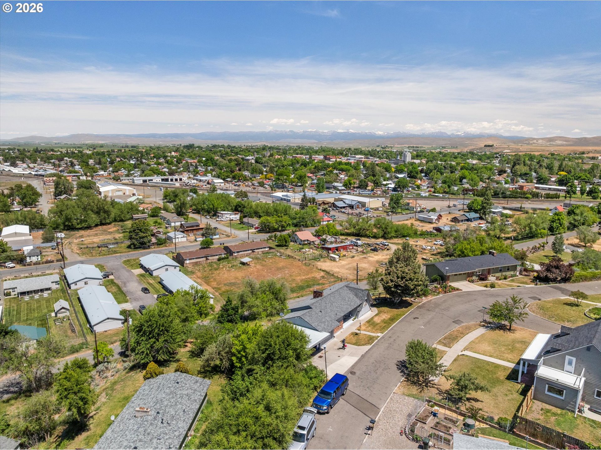 300 HILLCREST DR, Baker City, OR 97814, photo 3 of 48