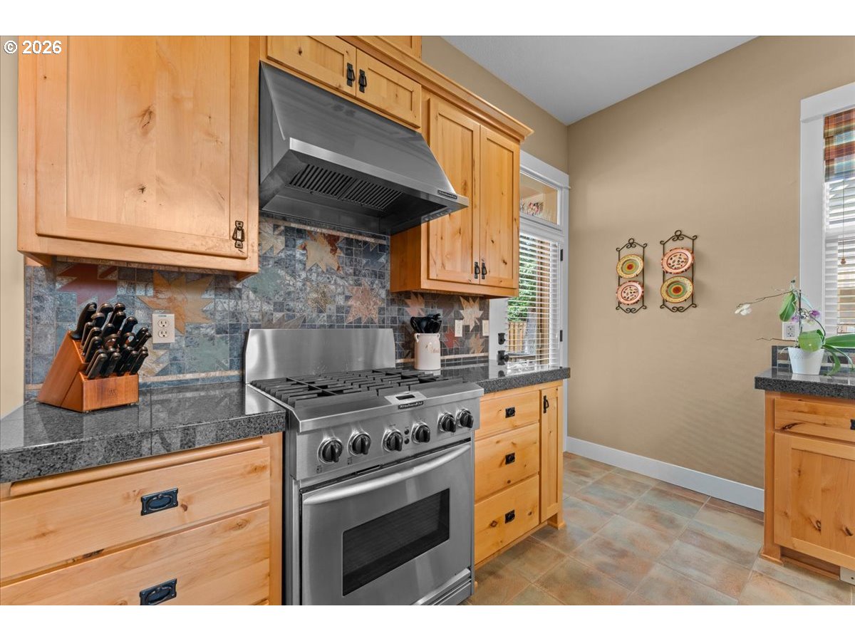 3034 N HOLLADAY DR, Cornelius, OR 97113, photo 7 of 43