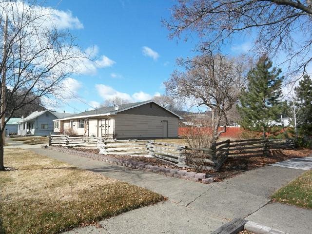 1111 W Ave