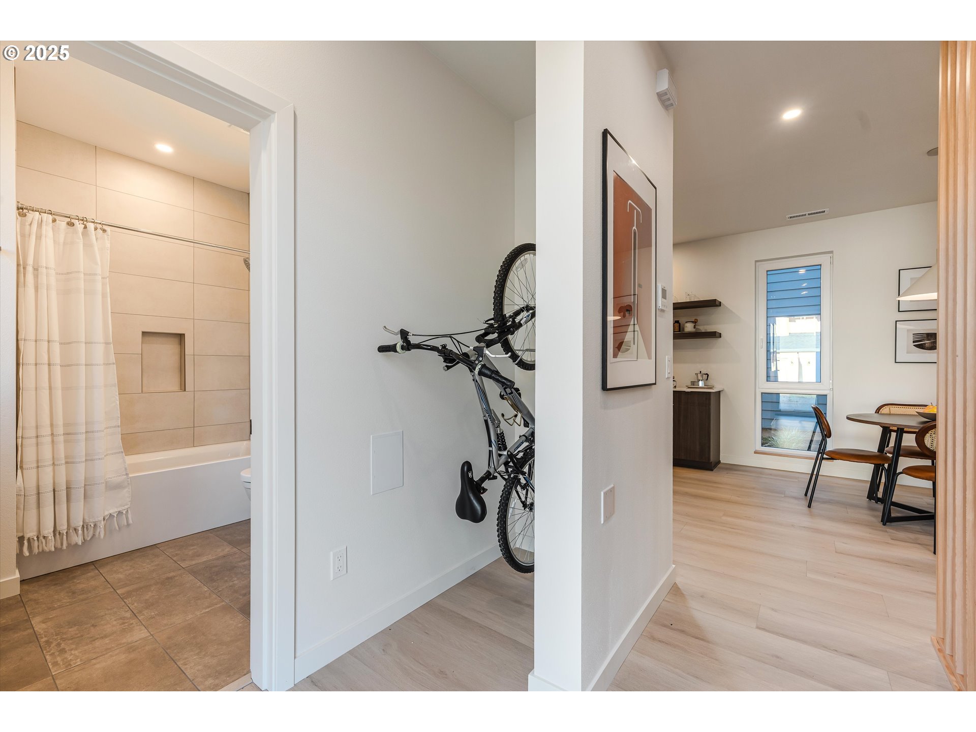 5498 SE Boise ST, Portland, OR 97206, photo 5 of 45