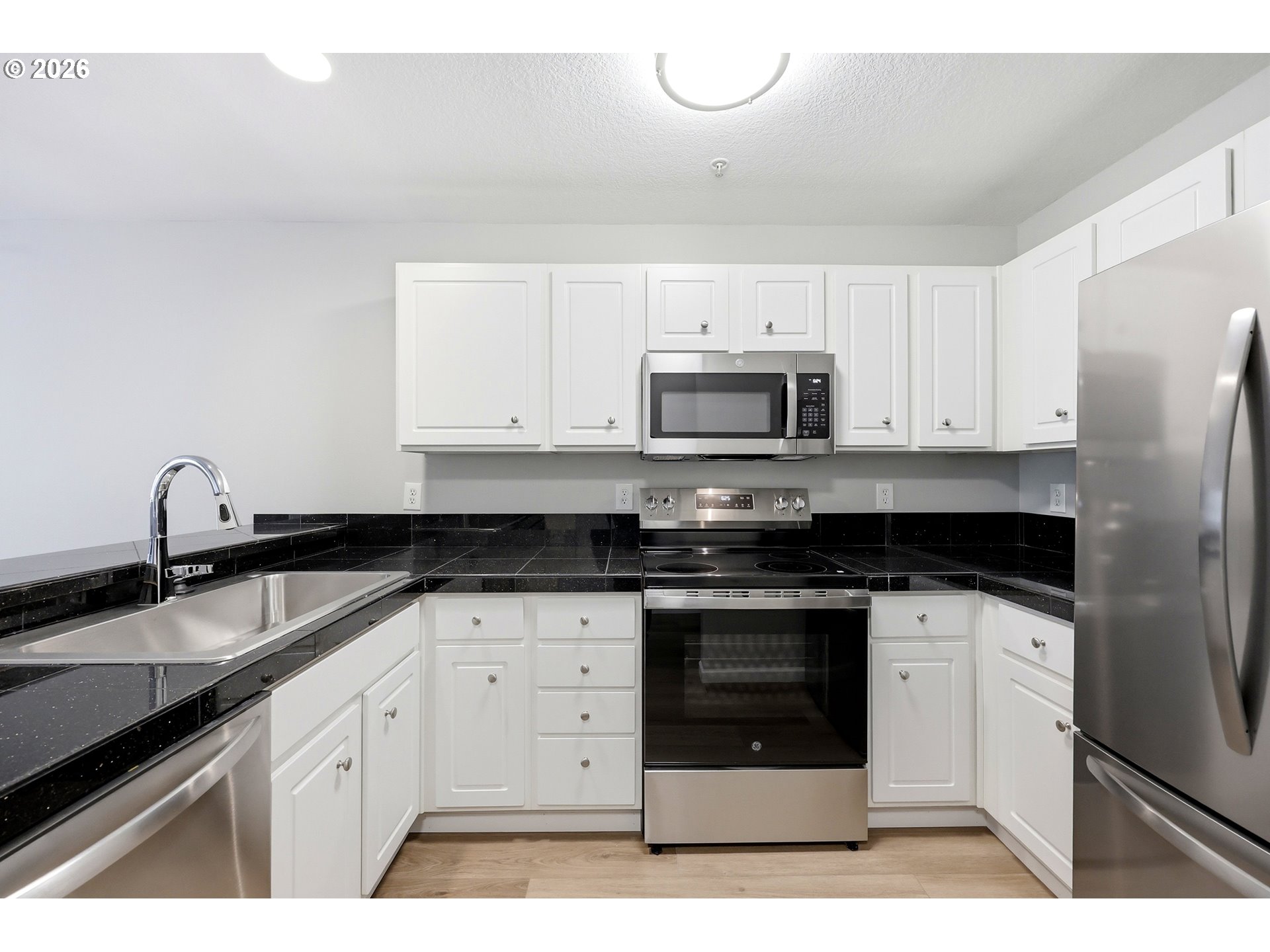 318 NE ROBERTS AVE 204, Gresham, OR 97030, photo 4 of 36