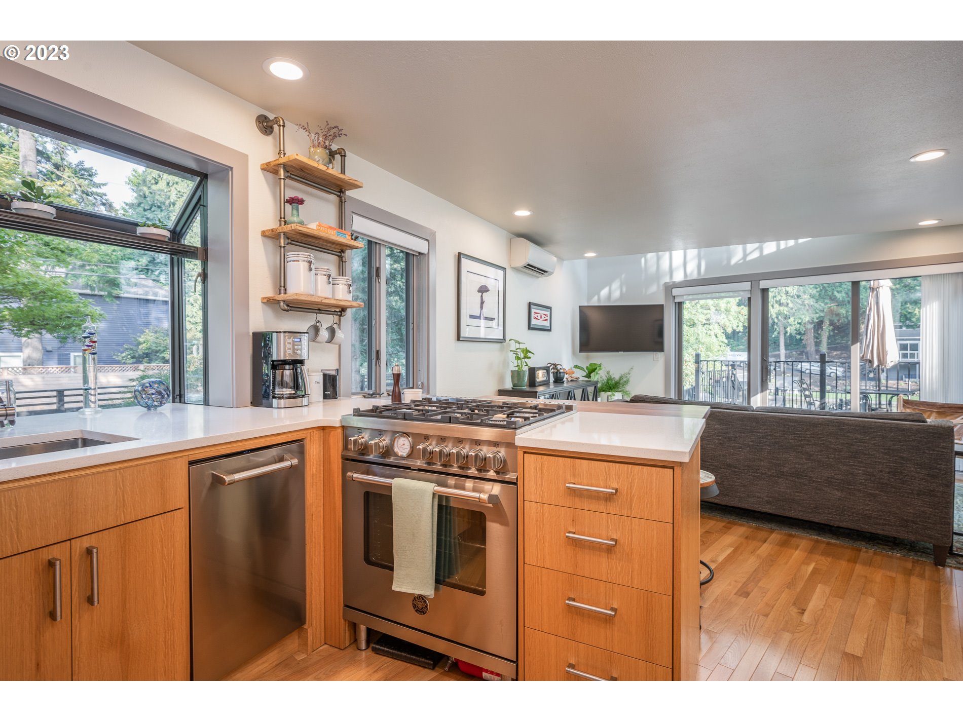 3300 SOUTHSHORE BLVD, Lake Oswego, OR 97034, photo 2 of 30