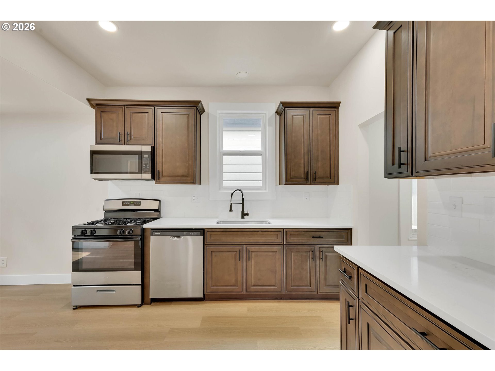 1926 SE WASHINGTON ST, Portland, OR 97214, photo 2 of 44