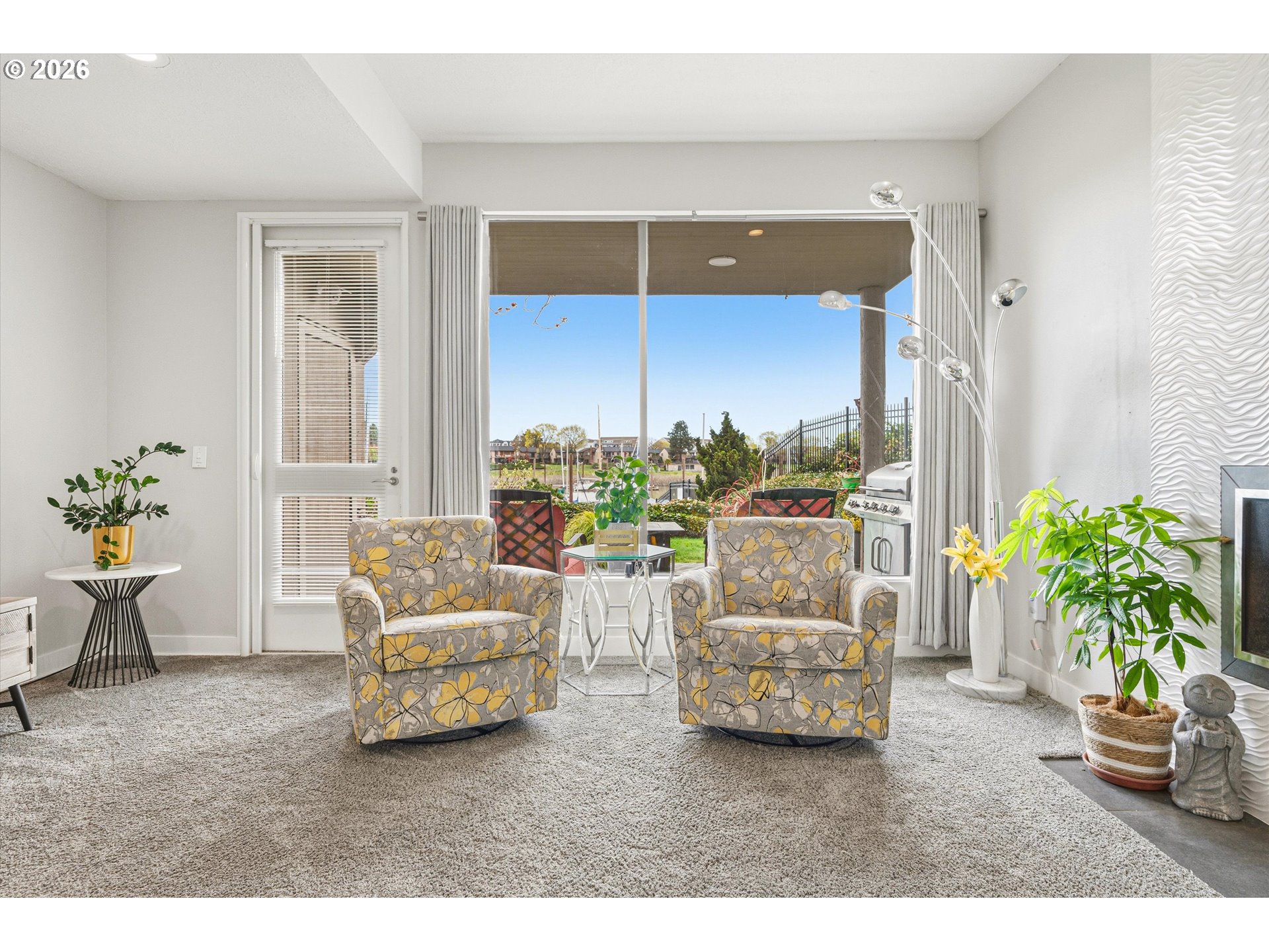 401 N TOMAHAWK ISLAND DR 18, Portland, OR 97217, photo 5 of 44