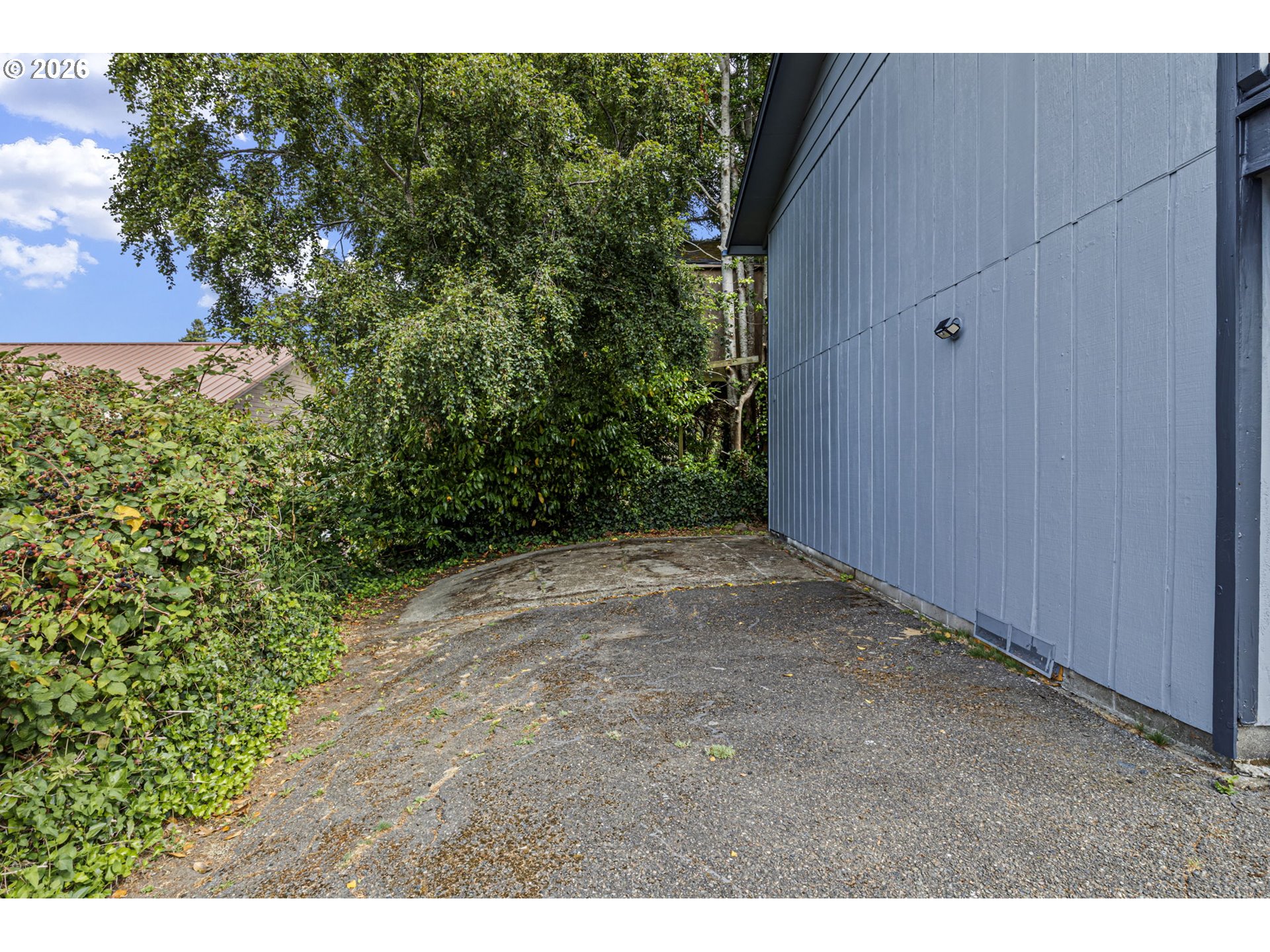1063 S 4TH ST, Coos Bay, OR 97420, photo 7 of 19