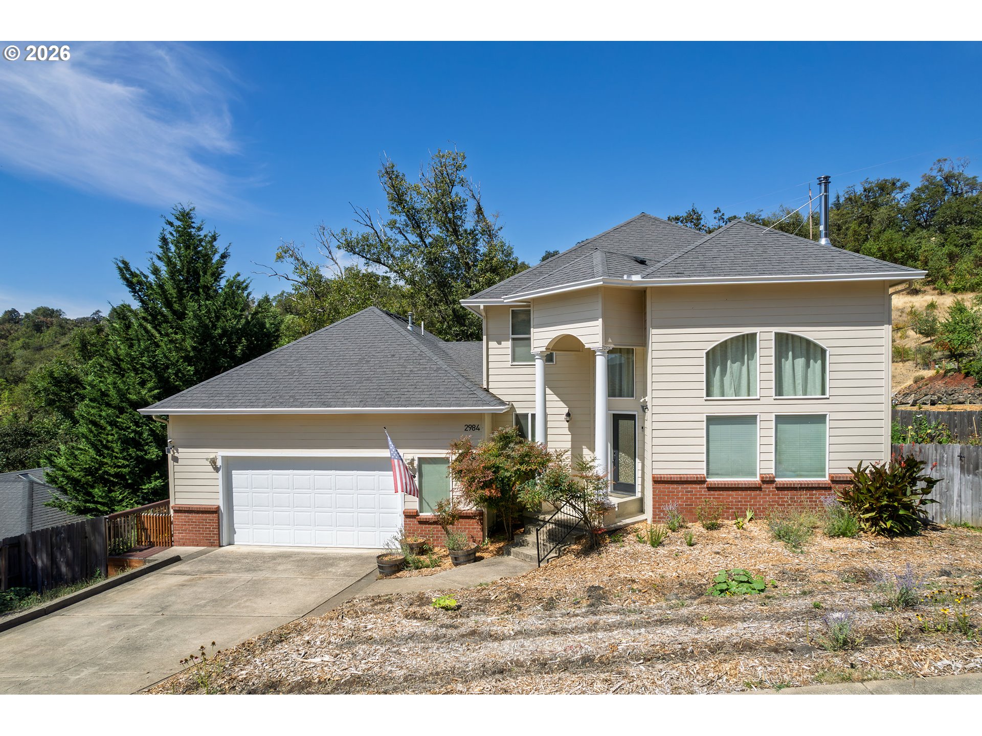 2984 NW DAYSHA DR, Roseburg, OR 97471, photo 2 of 42
