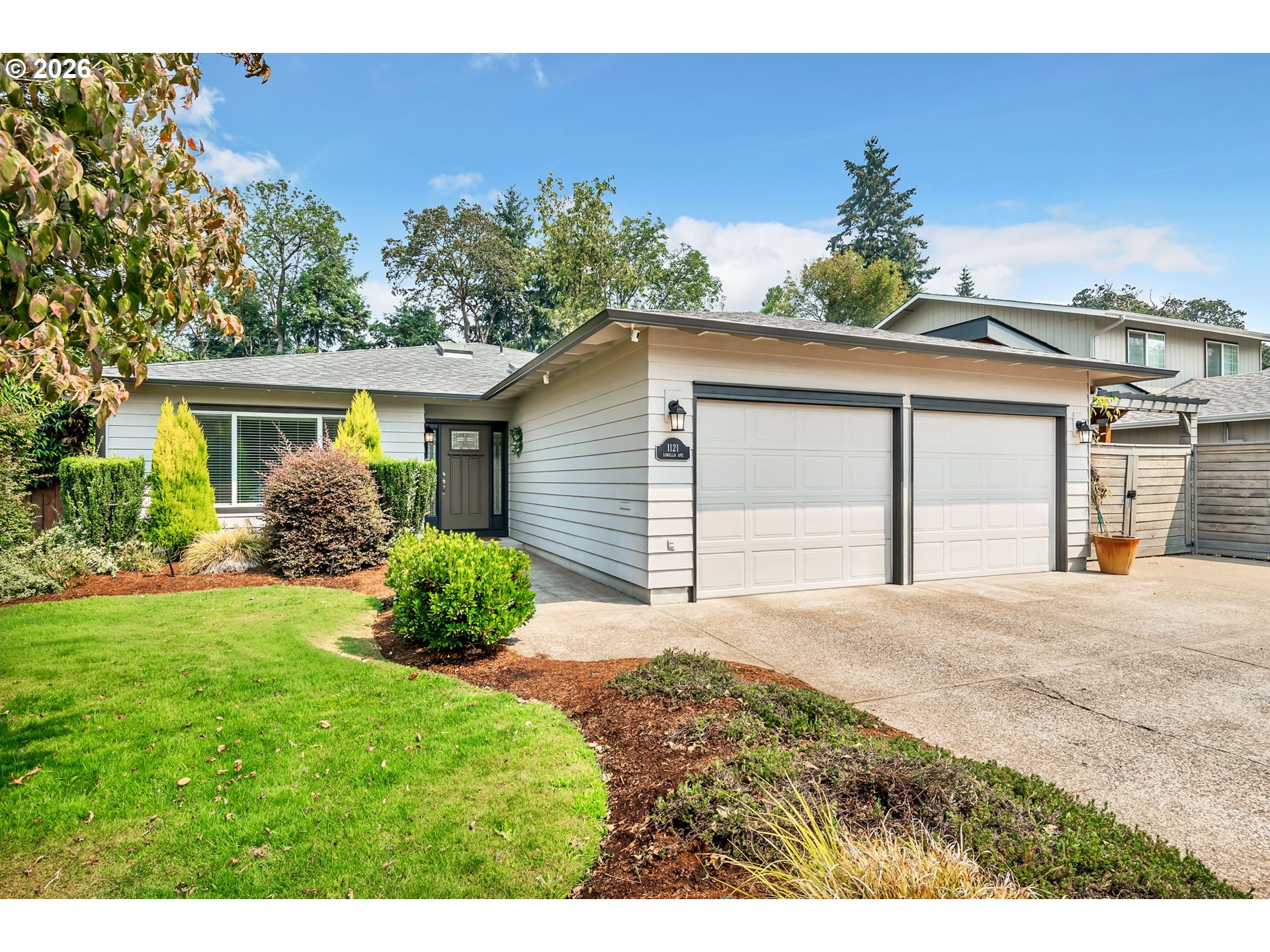 1121 LORELLA AVE, Eugene, OR 97401, photo 2 of 48