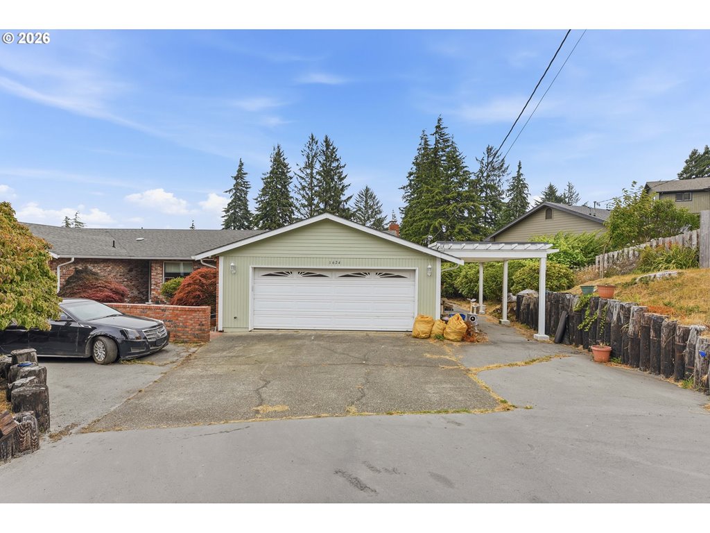 1624 Applewood Dr