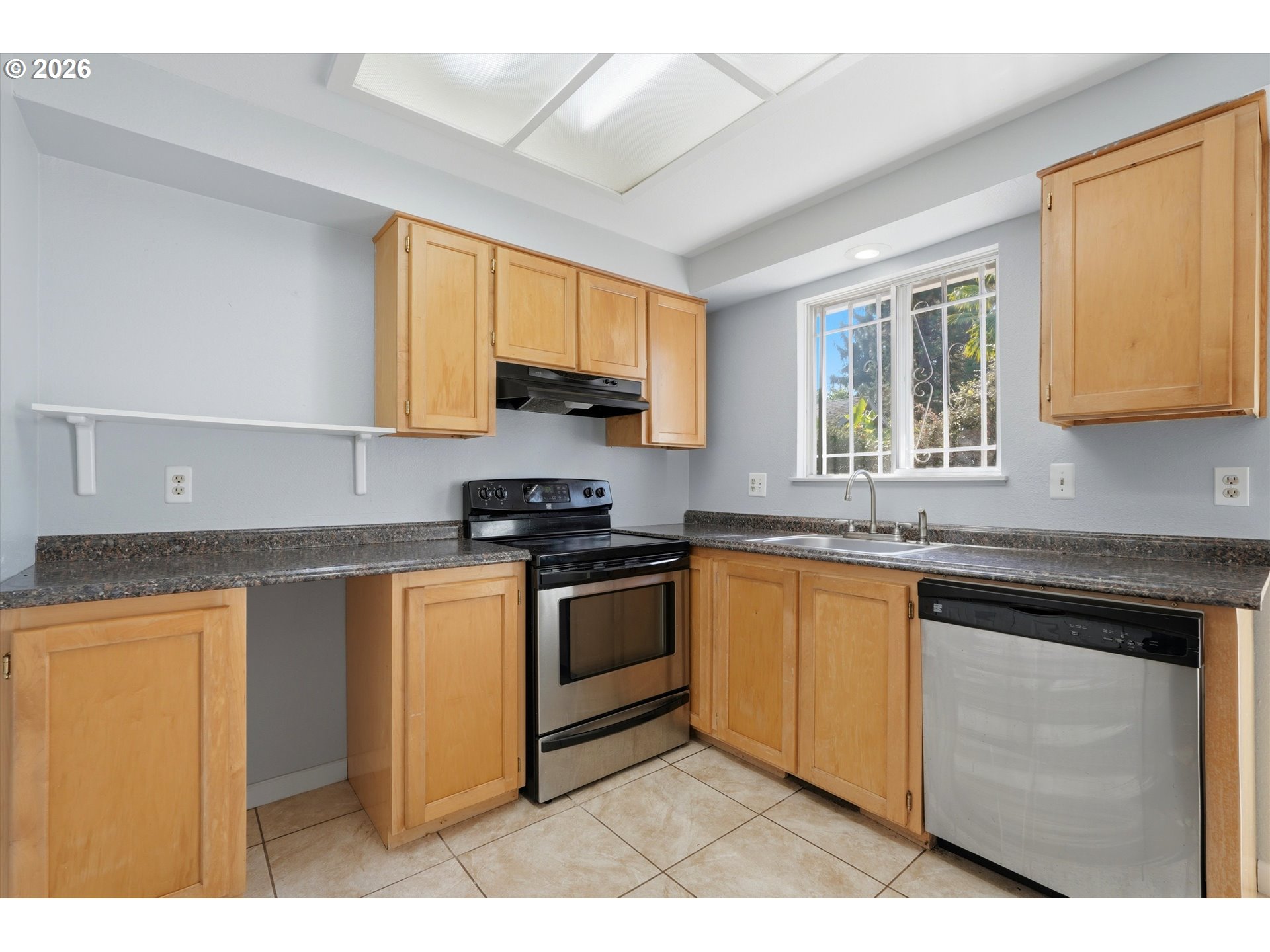 6518 SE 93RD AVE, Portland, OR 97266, photo 7 of 35