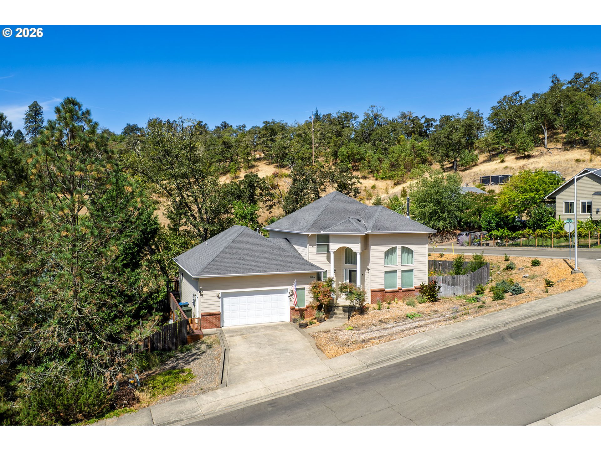 2984 NW DAYSHA DR, Roseburg, OR 97471, photo 3 of 42