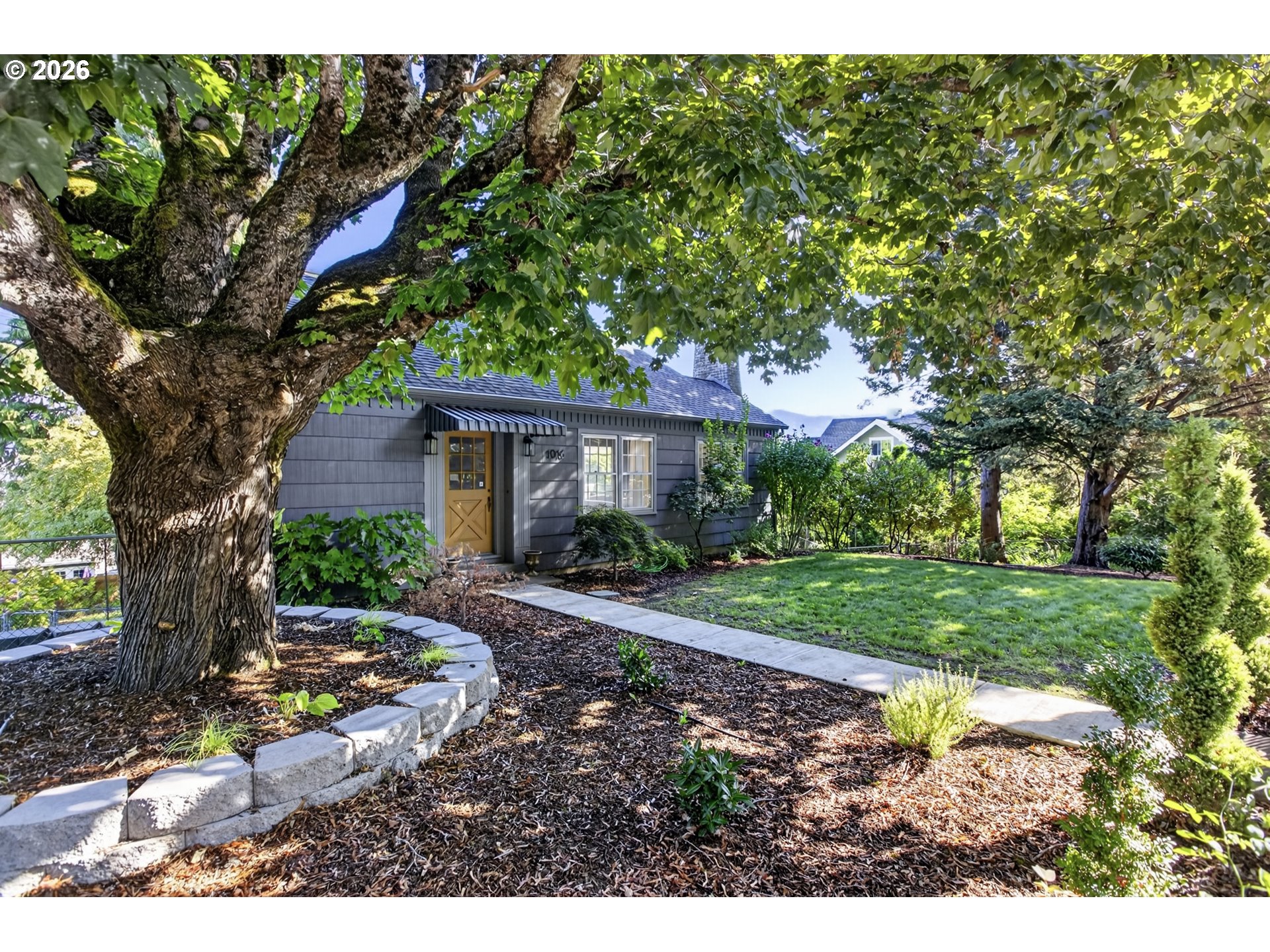 1016 OAK ST, Hood River, OR 97031, photo 4 of 48
