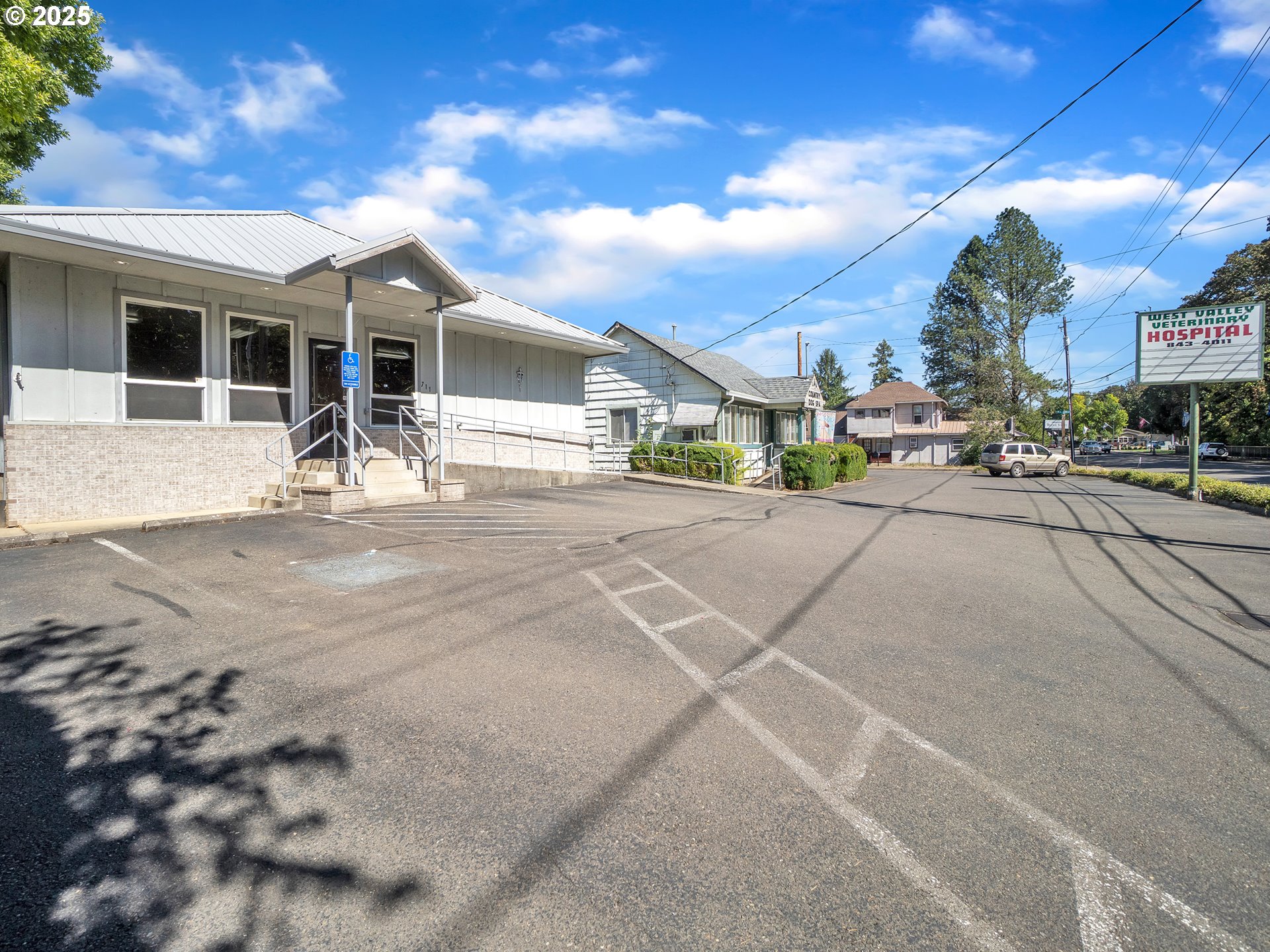 711 W MAIN ST, Sheridan, OR 97378, photo 2 of 44
