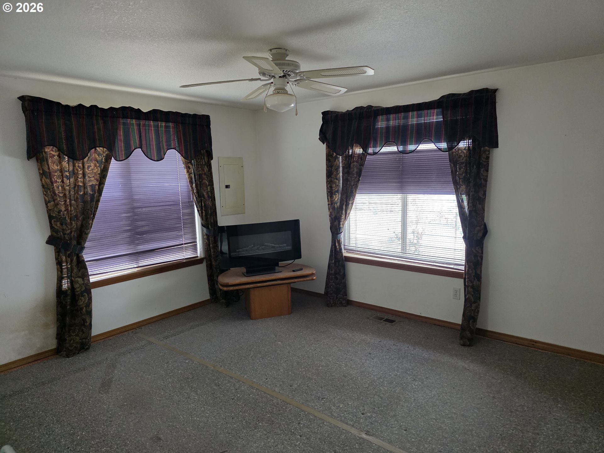 22 SE 136TH AVE, Portland, OR 97233, photo 7 of 22