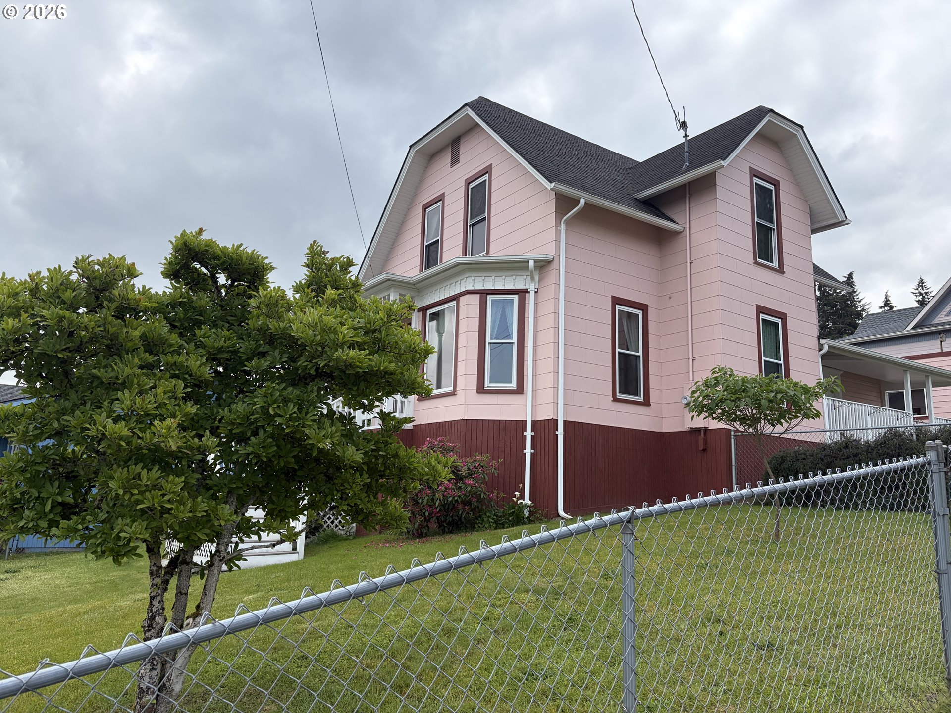 322 W D ST, Rainier, OR 97048, photo 5 of 45