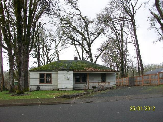 391 Douglas St