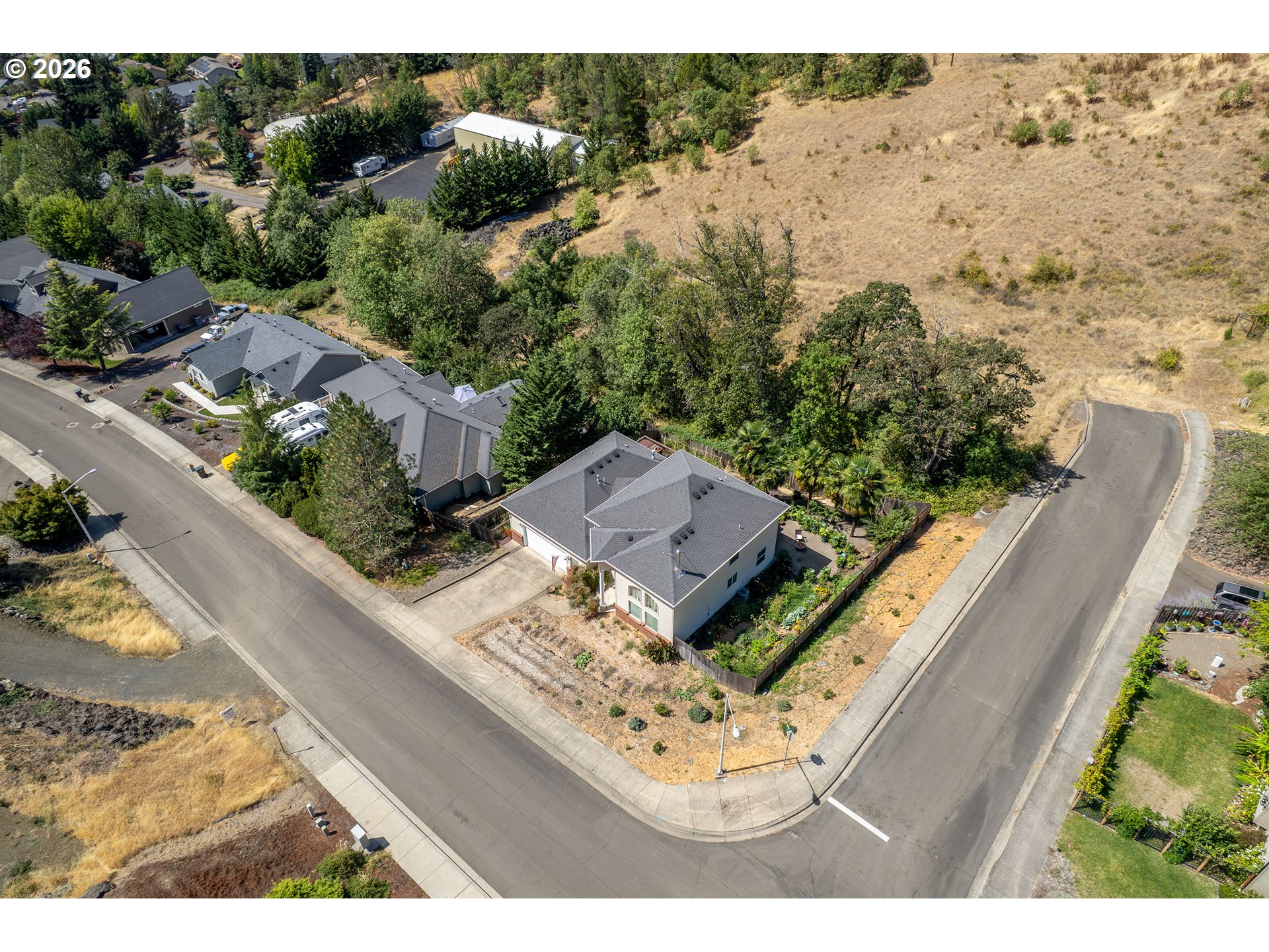 2984 NW DAYSHA DR, Roseburg, OR 97471, photo 5 of 42