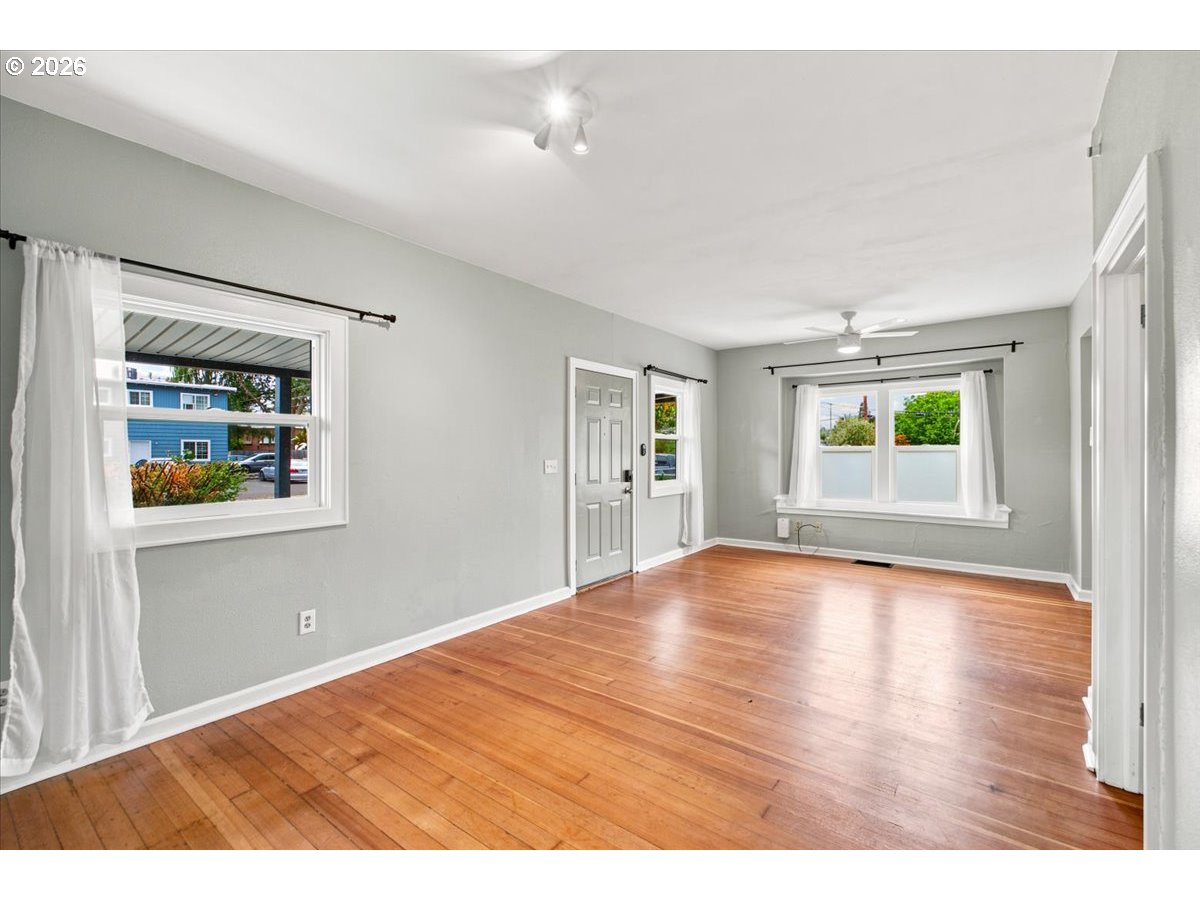 2325 NW LINCOLN AVE, Corvallis, OR 97330, photo 5 of 44